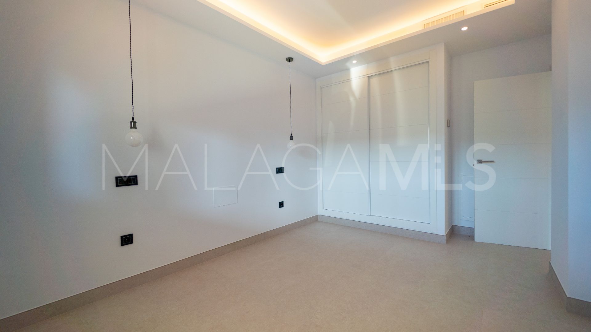 Villa for sale in El Coto
