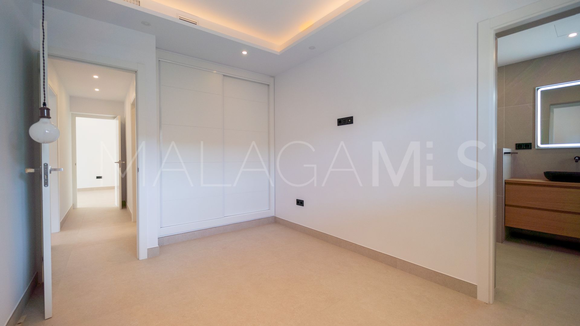 Villa for sale in El Coto