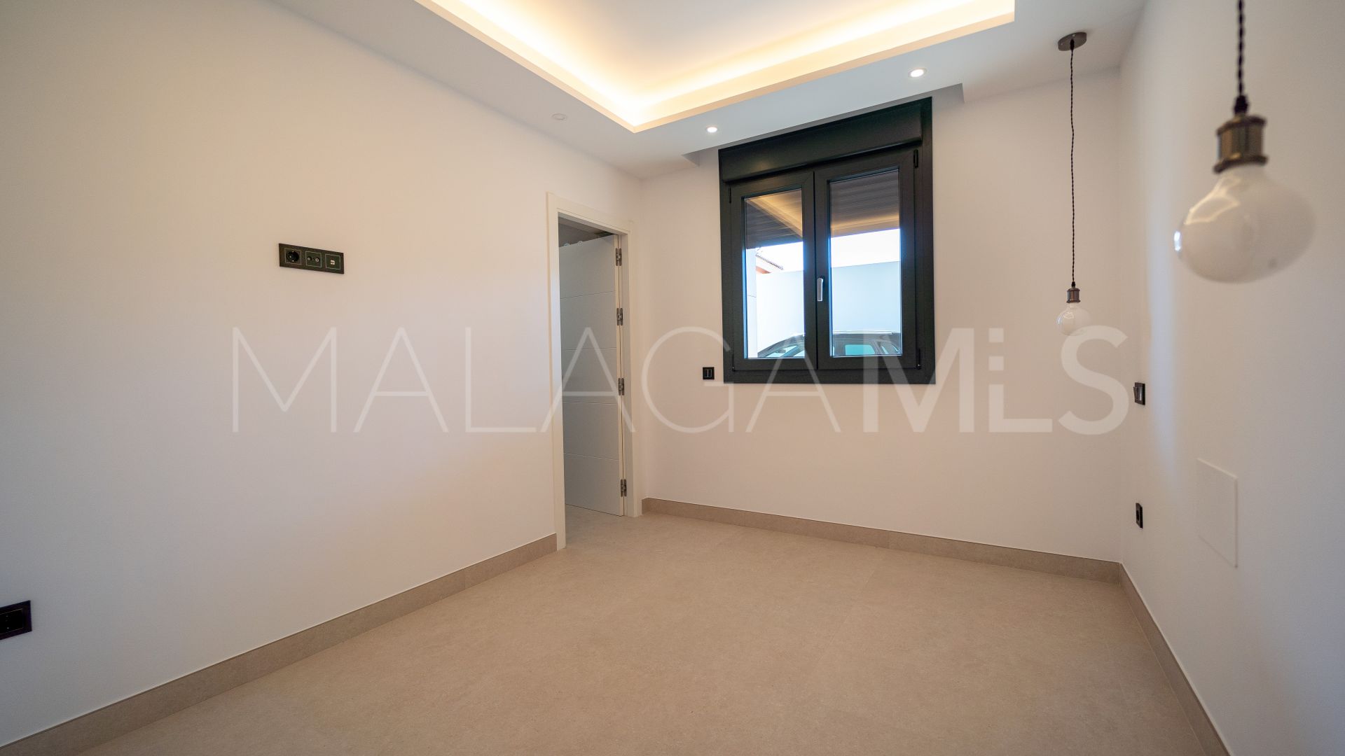 Villa for sale in El Coto