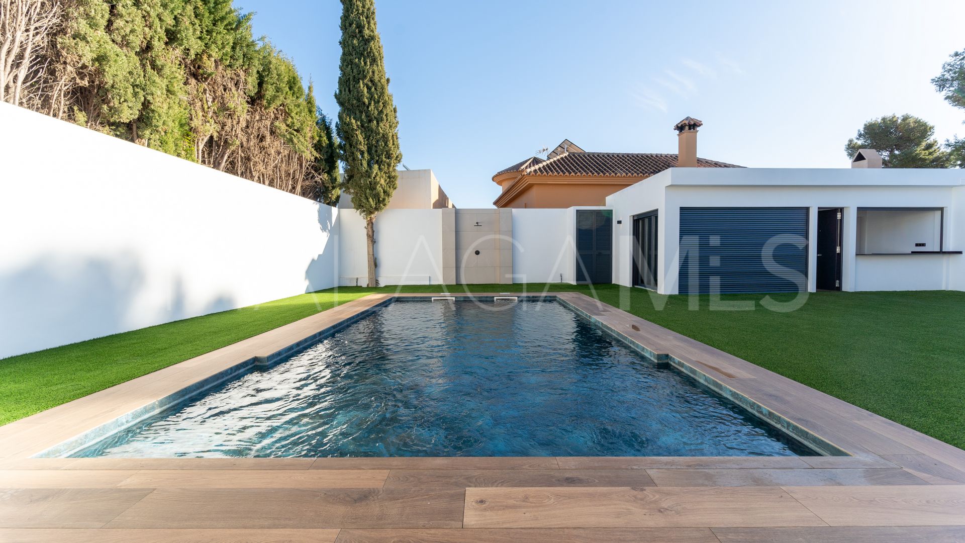 Villa for sale in El Coto