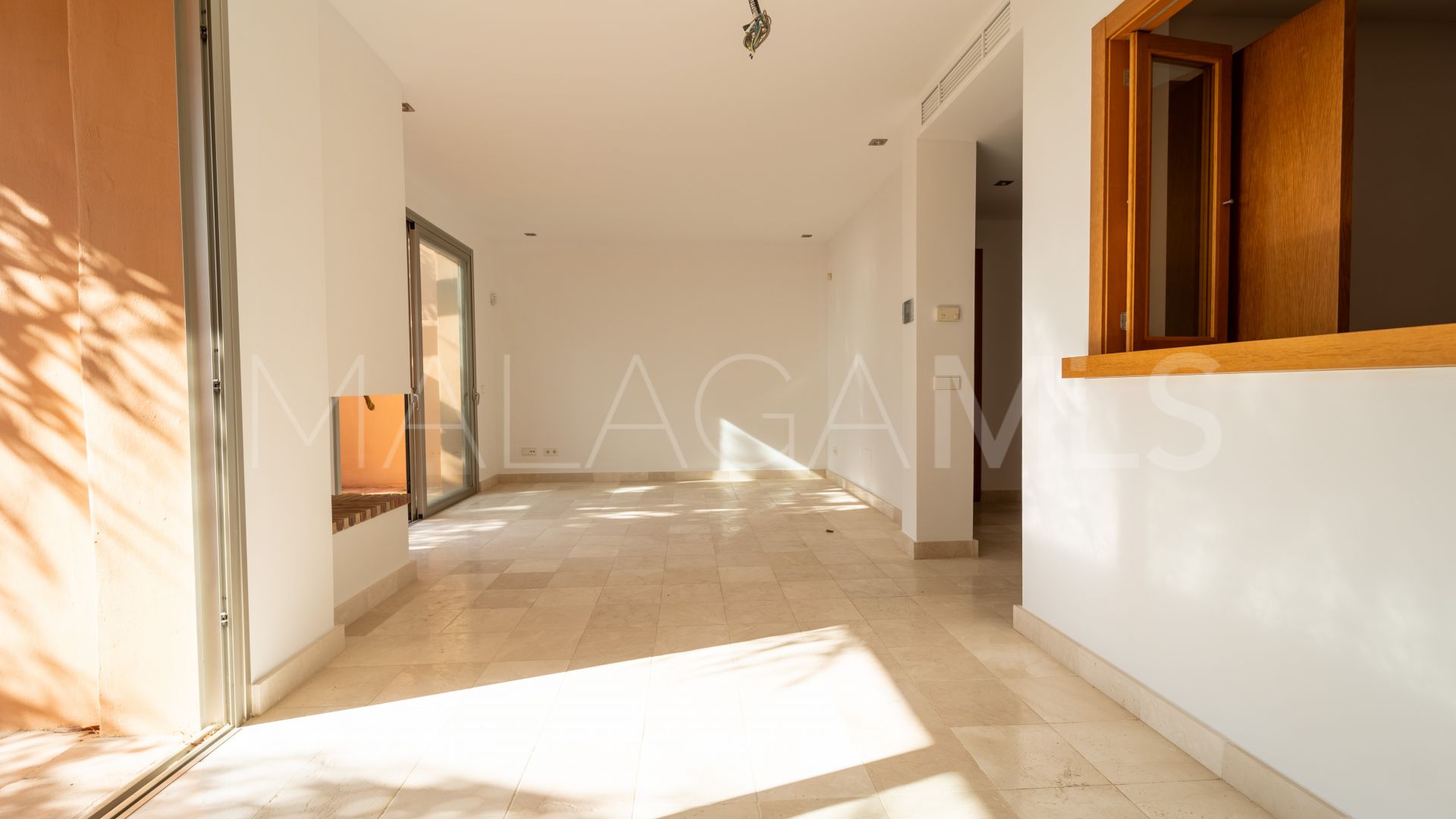 Se vende adosado in Riviera del Sol with 5 bedrooms