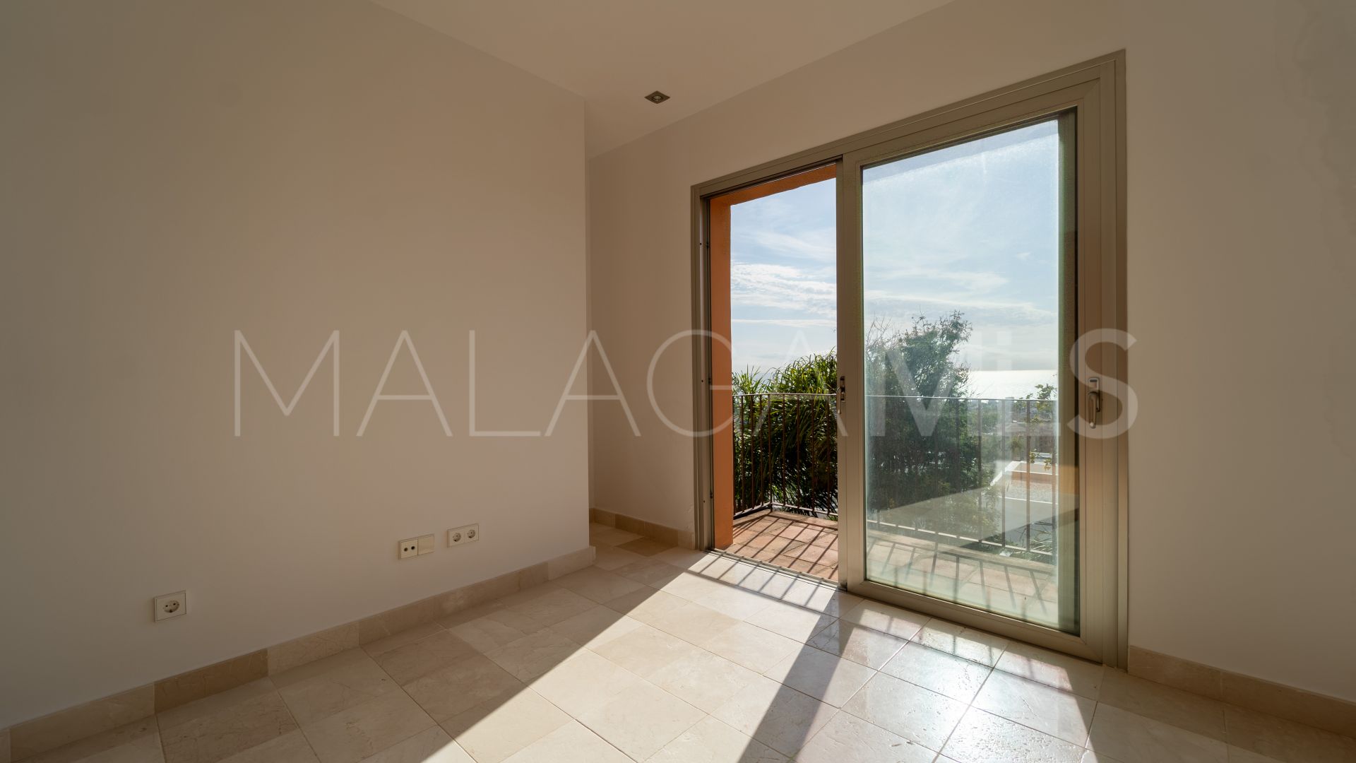 Se vende adosado in Riviera del Sol with 5 bedrooms