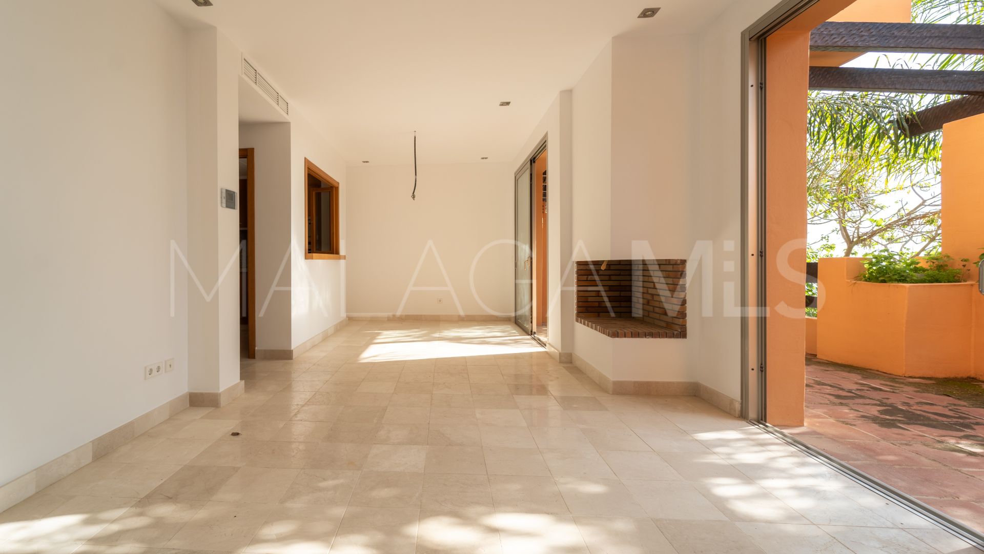 Se vende adosado in Riviera del Sol with 5 bedrooms