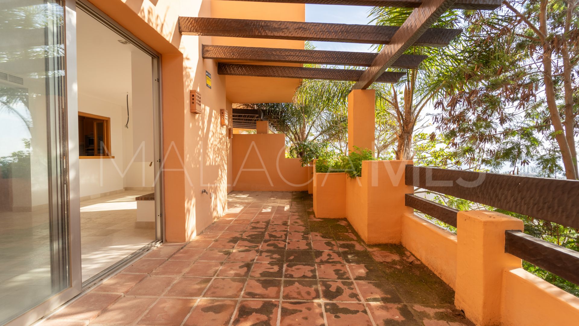 Se vende adosado in Riviera del Sol with 5 bedrooms