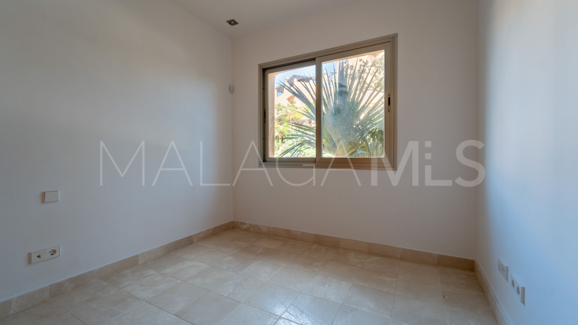 Se vende adosado in Riviera del Sol with 5 bedrooms