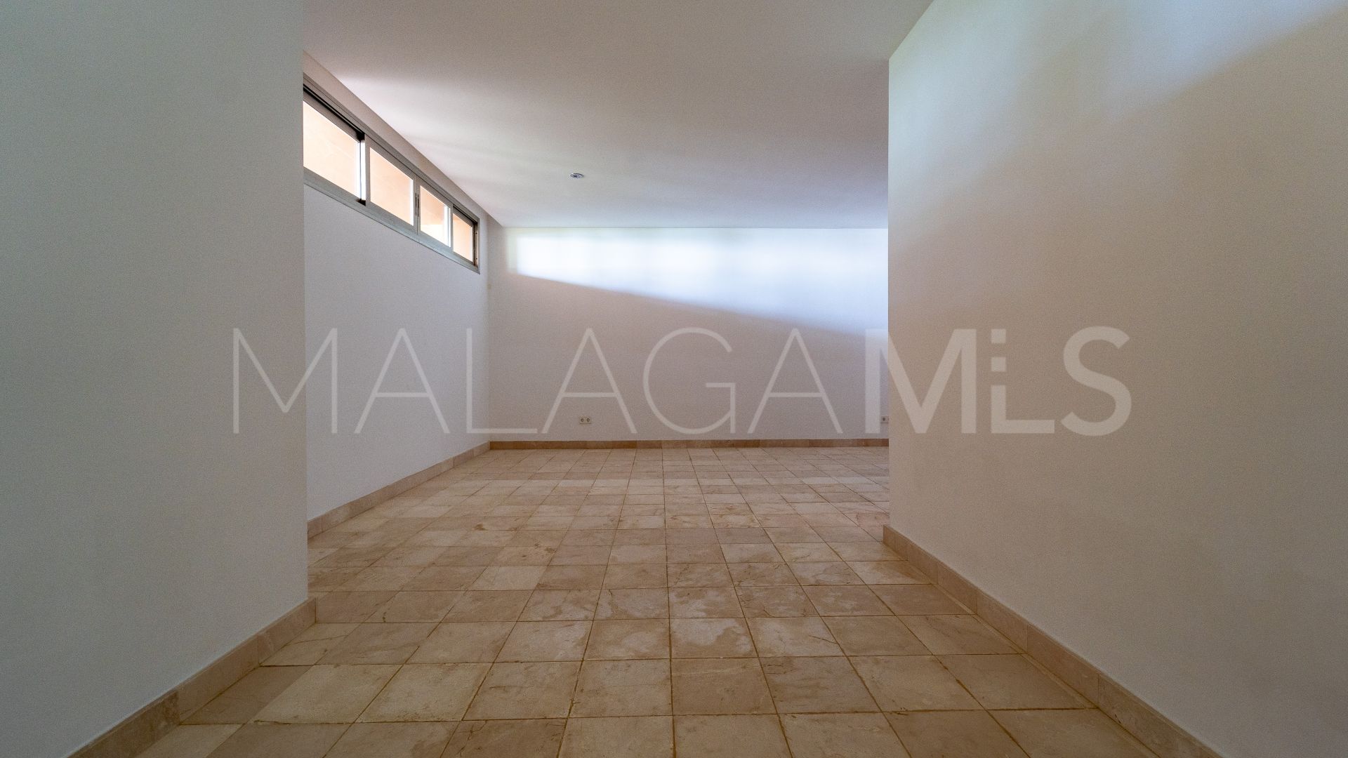 Se vende adosado in Riviera del Sol with 5 bedrooms