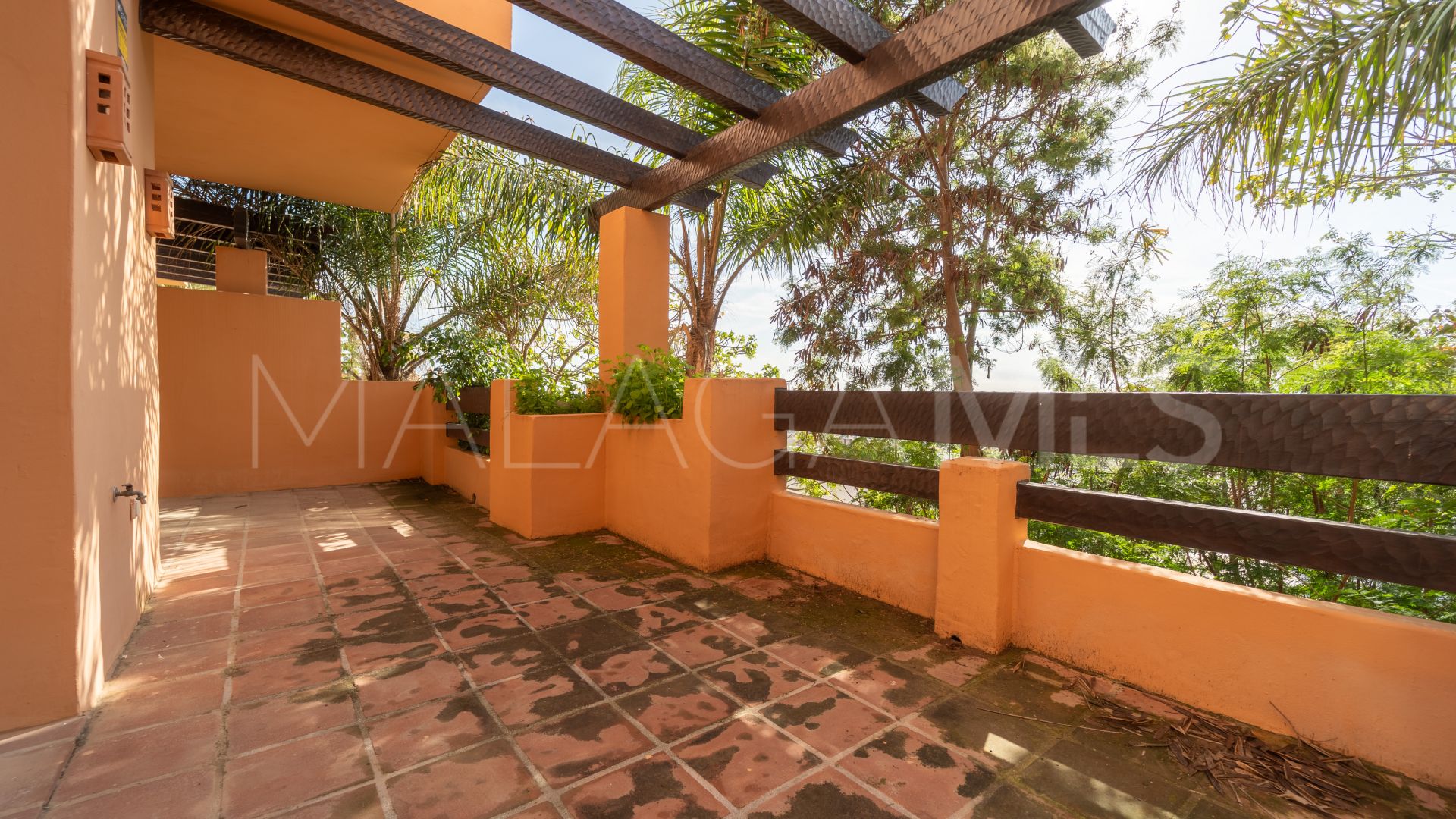 Se vende adosado in Riviera del Sol with 5 bedrooms