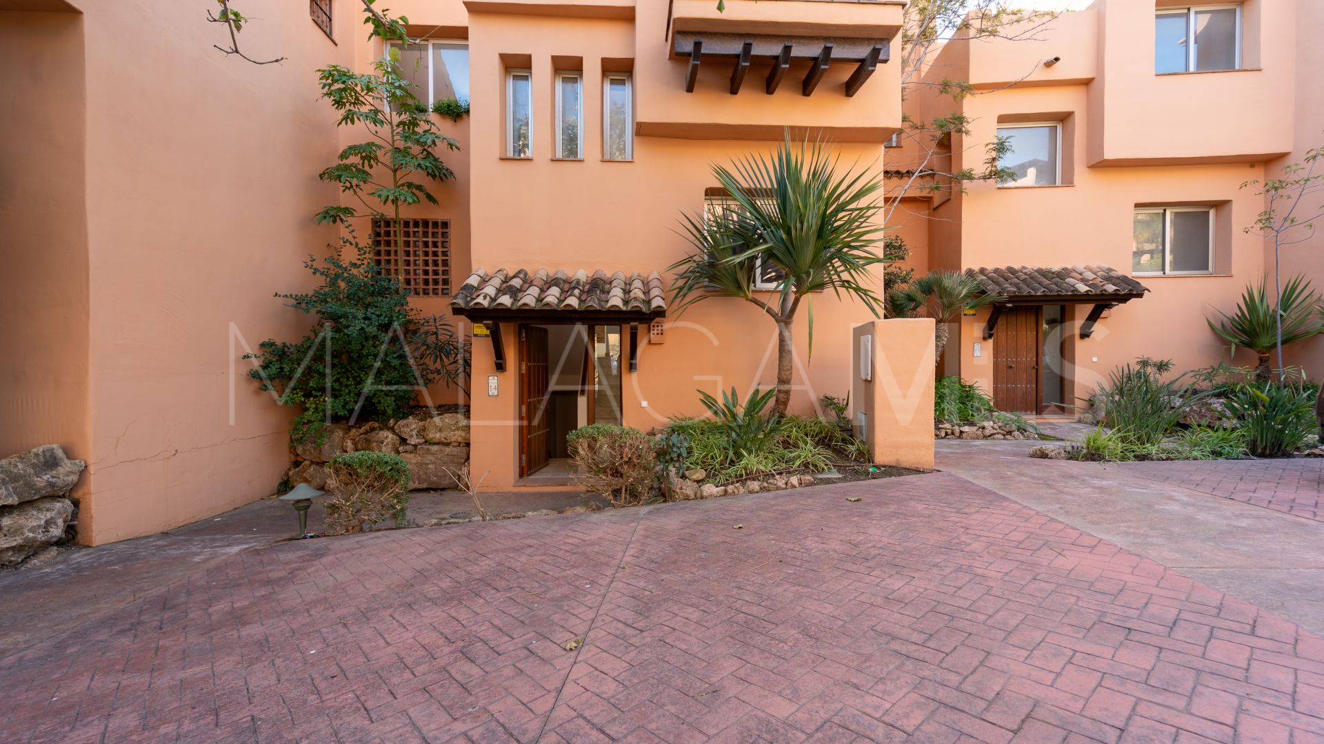 Se vende adosado in Riviera del Sol with 5 bedrooms