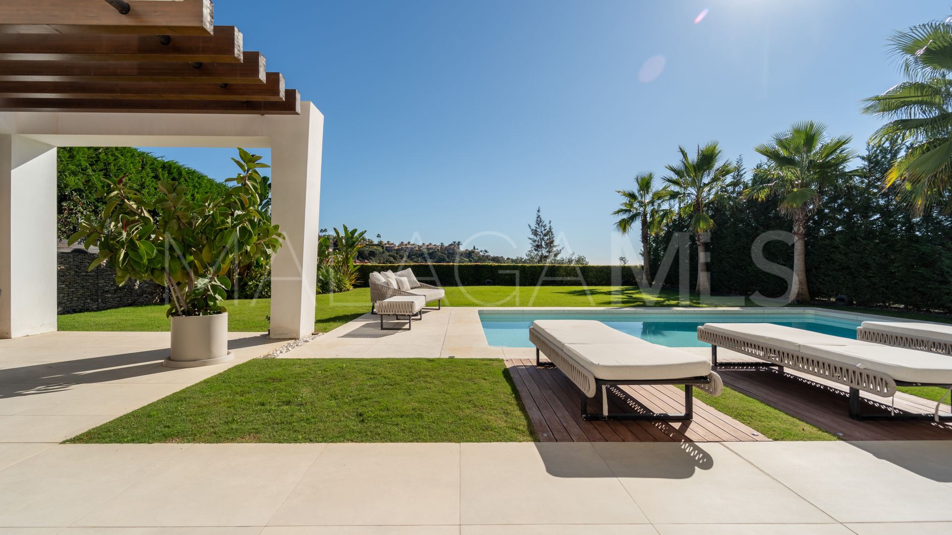 For sale villa in Marbella East with 4 bedrooms