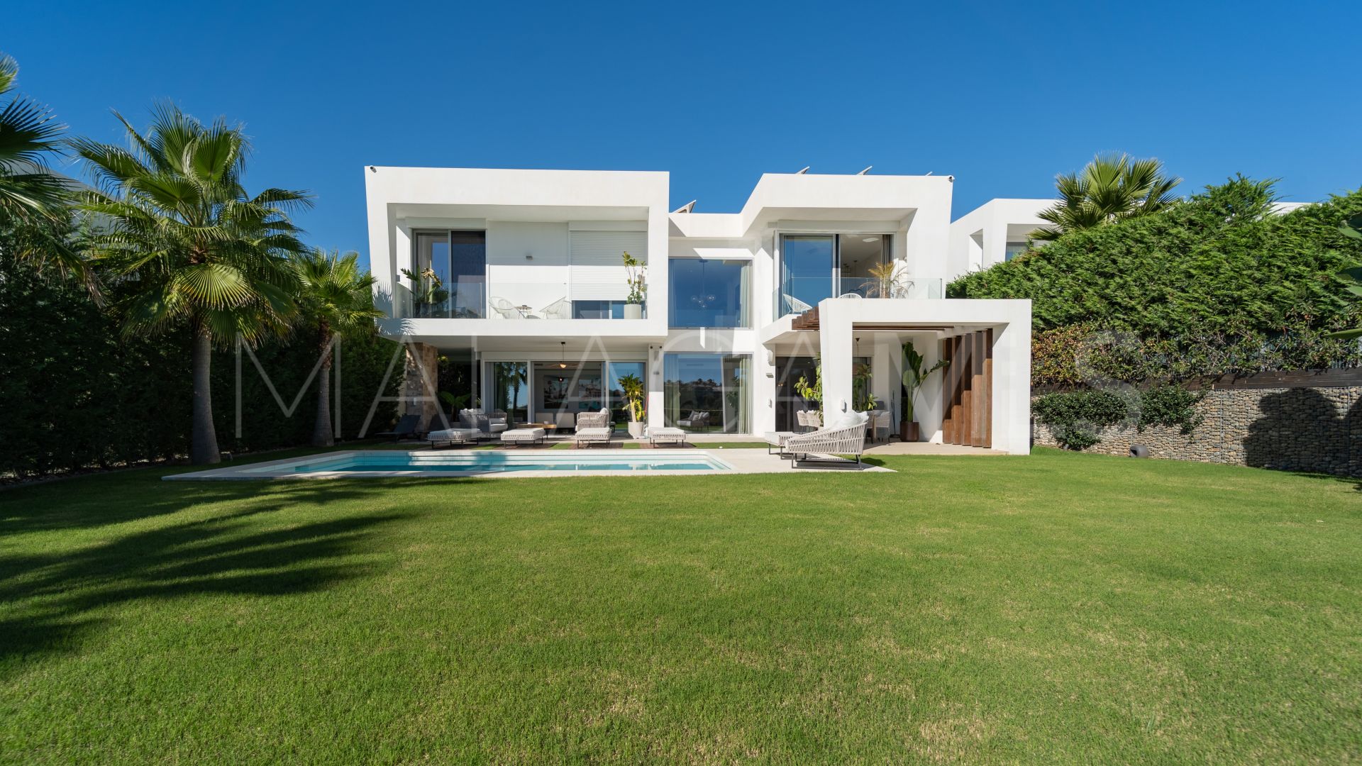 For sale villa in Marbella East with 4 bedrooms