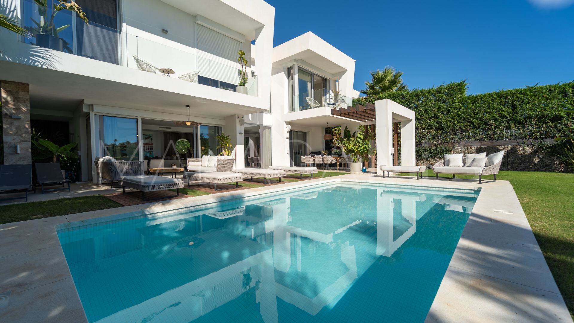 For sale villa in Marbella East with 4 bedrooms