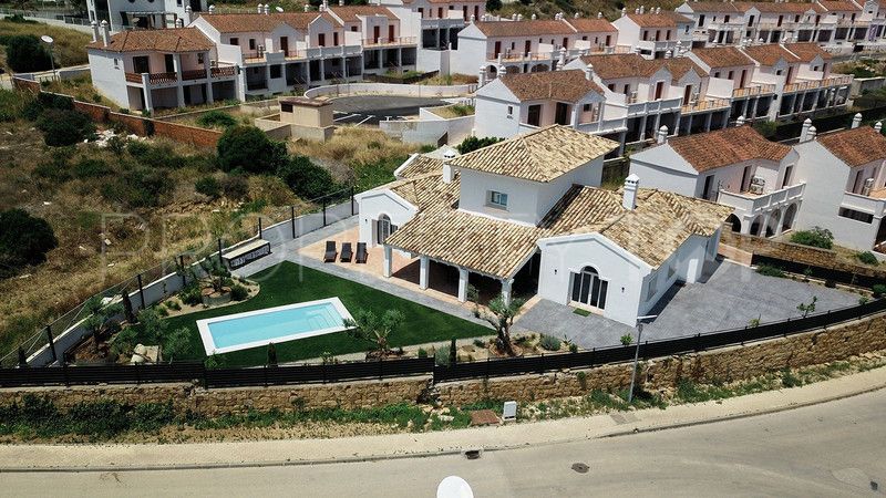 Se vende villa en Casares Playa con 4 dormitorios