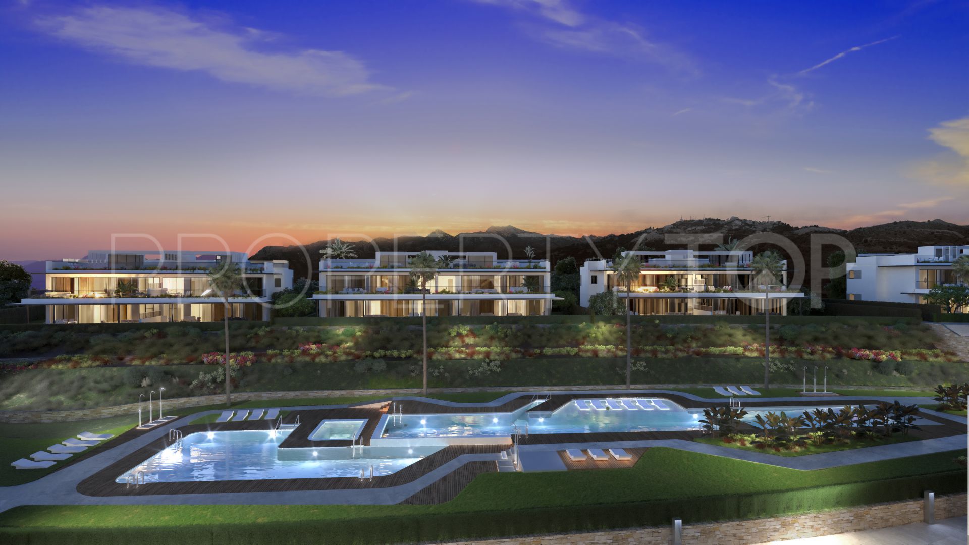 Apartamento planta baja en venta de 4 dormitorios en Marbella Este