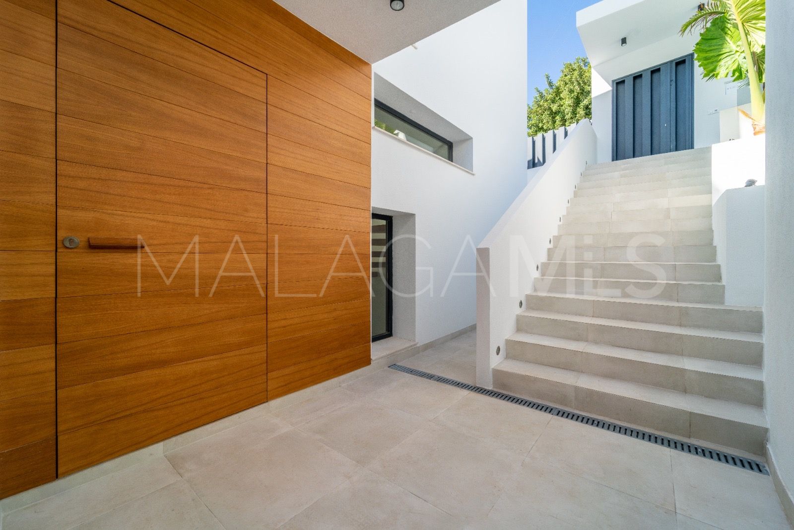 For sale 5 bedrooms villa in Benalmadena Costa