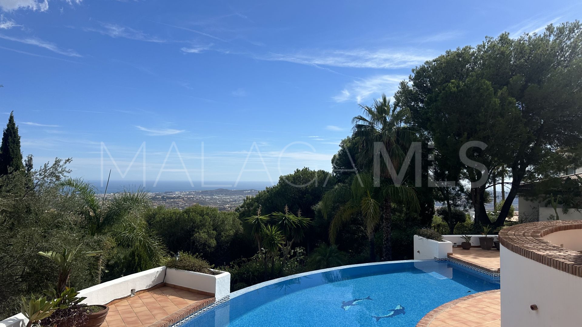 Villa for sale in Mijas