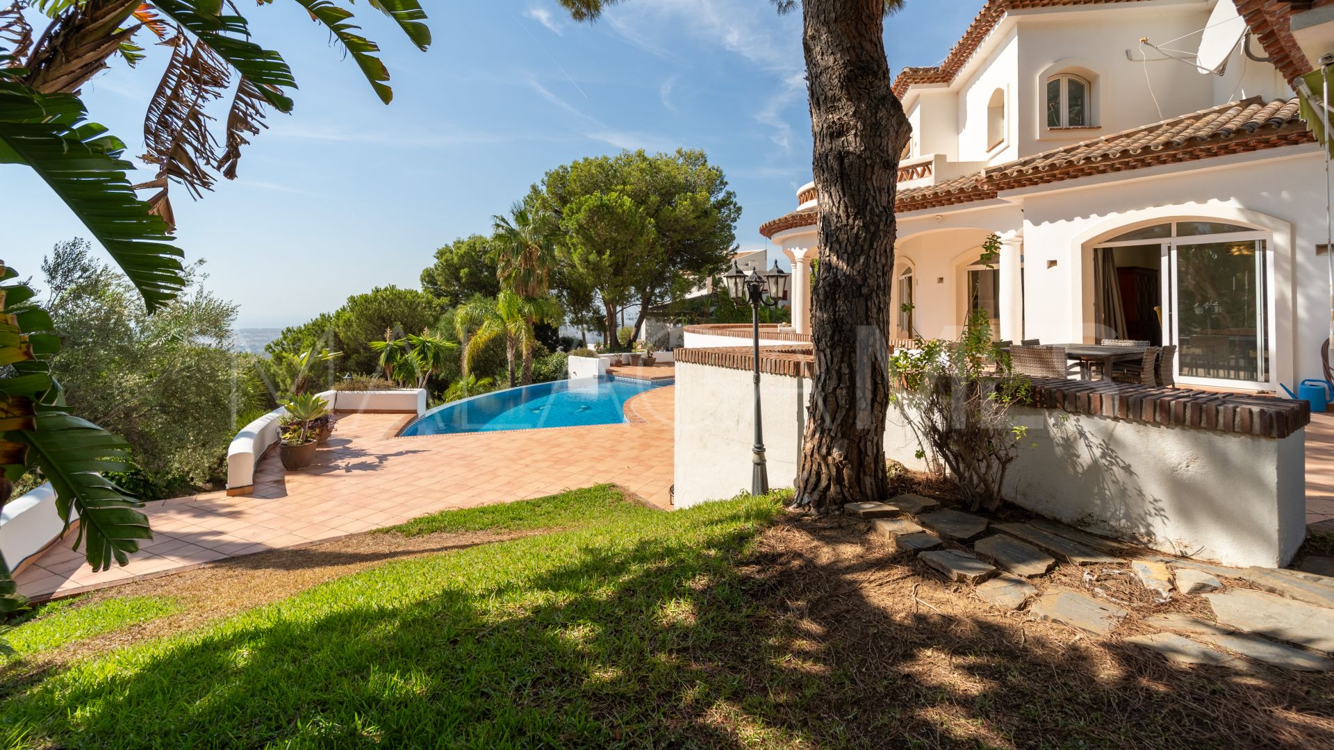 Villa for sale in Mijas