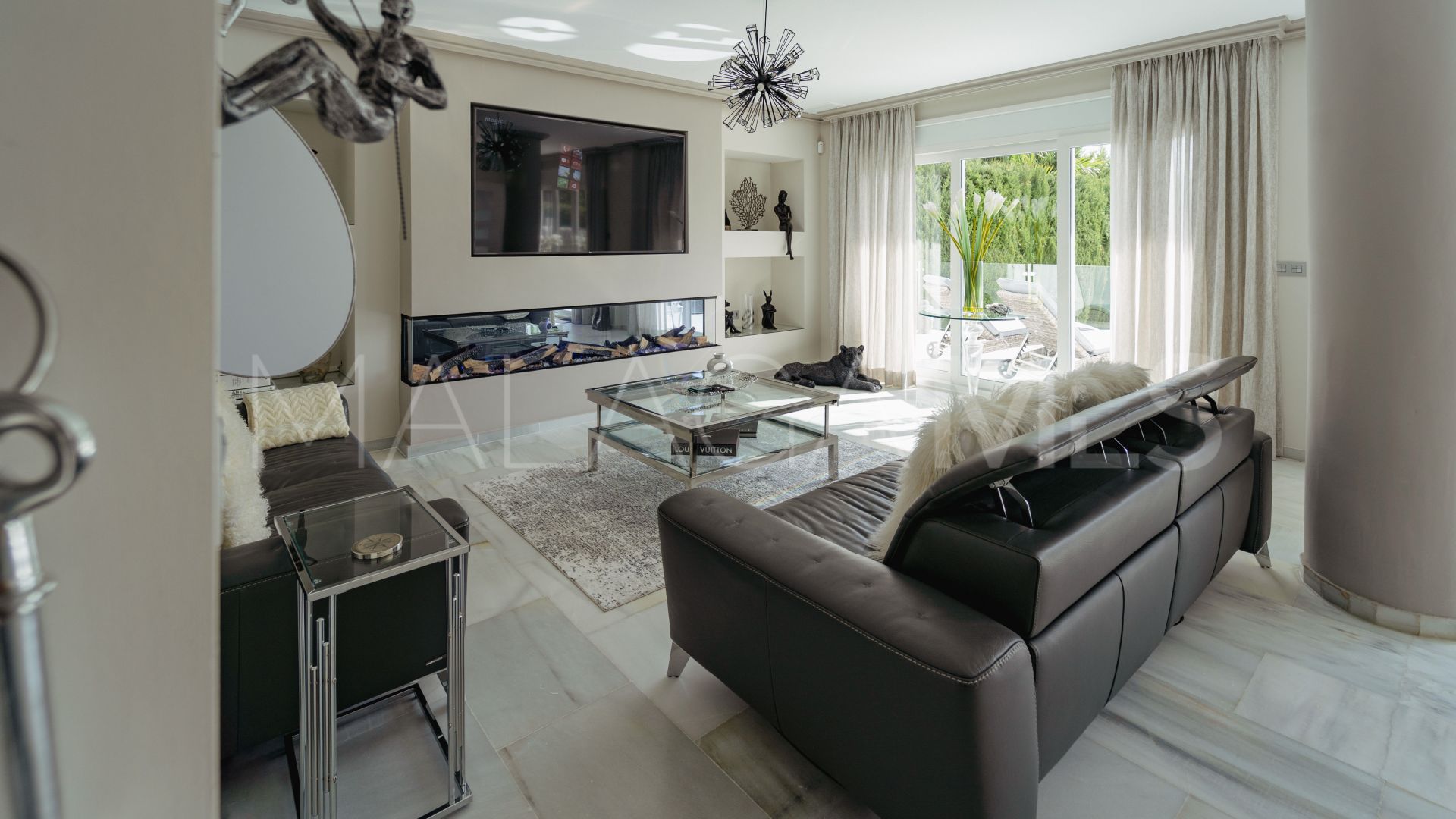 Villa for sale in Nagüeles