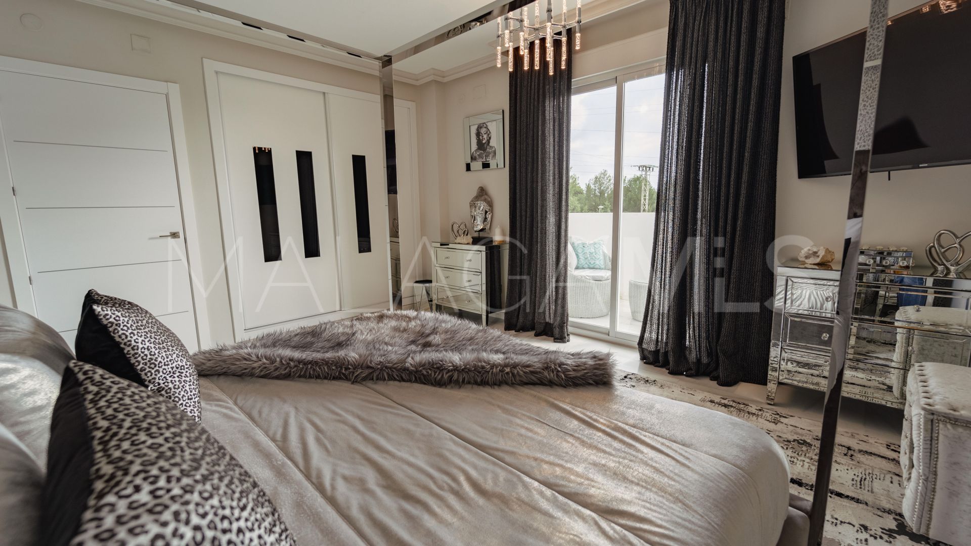 Villa for sale in Nagüeles