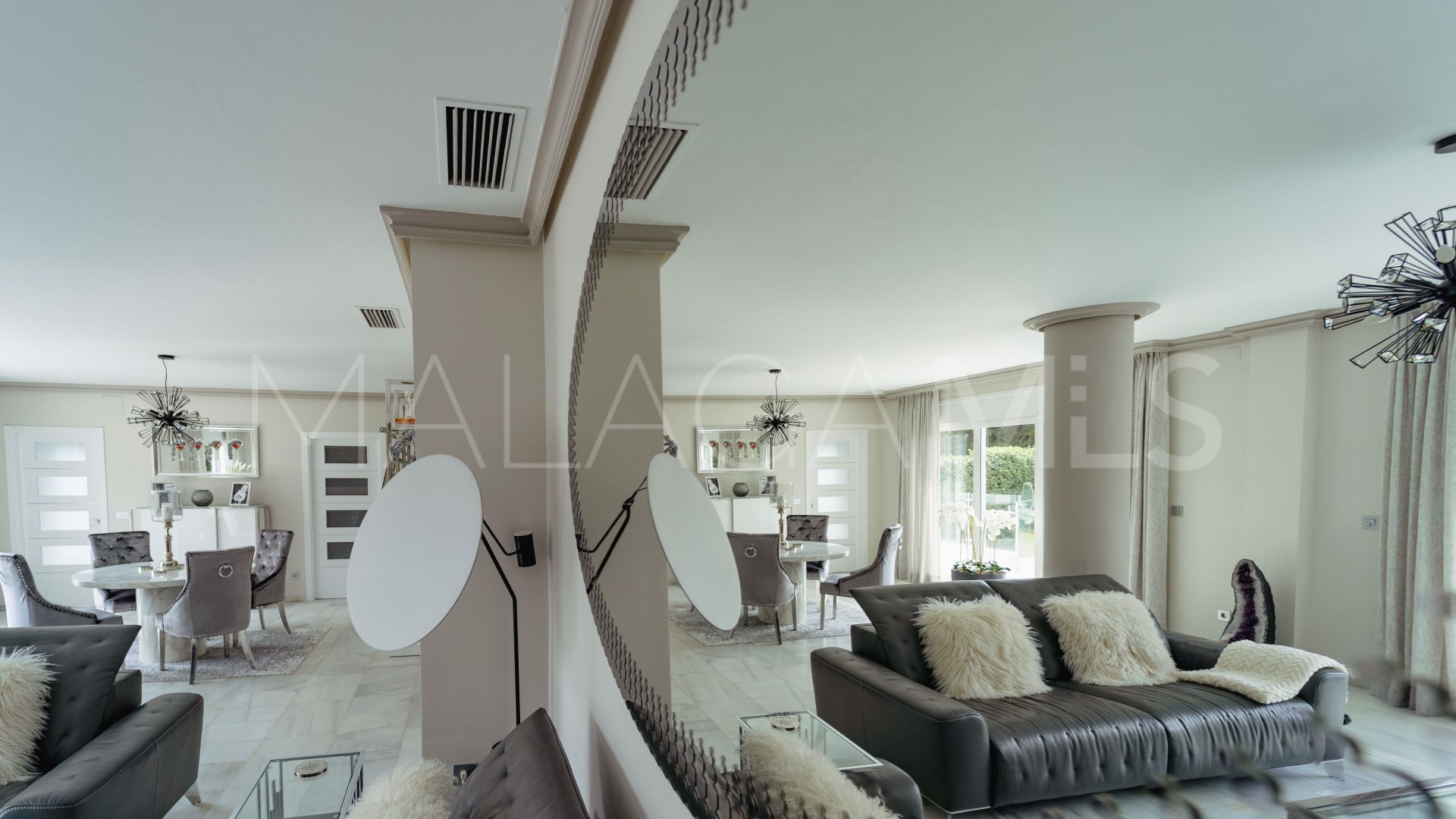 Villa for sale in Nagüeles