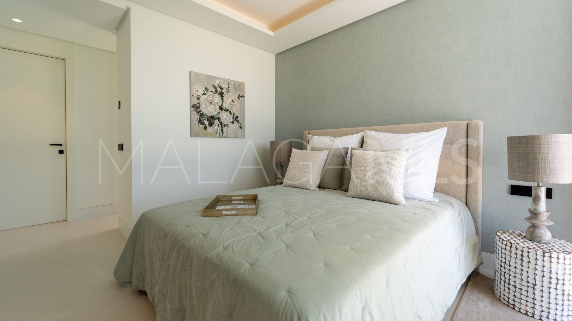 Villa for sale in Nueva Andalucia