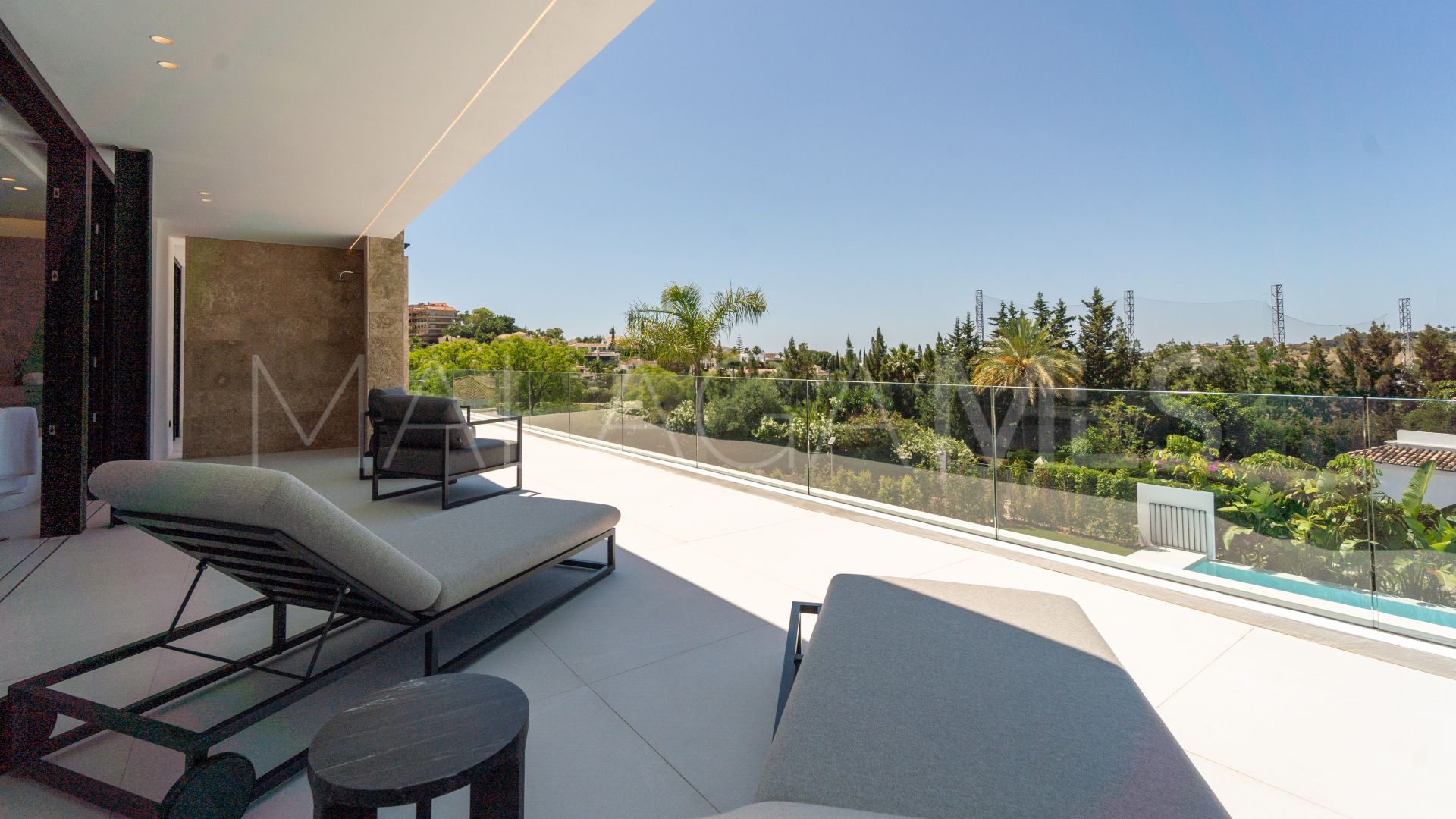 Villa for sale in Nueva Andalucia