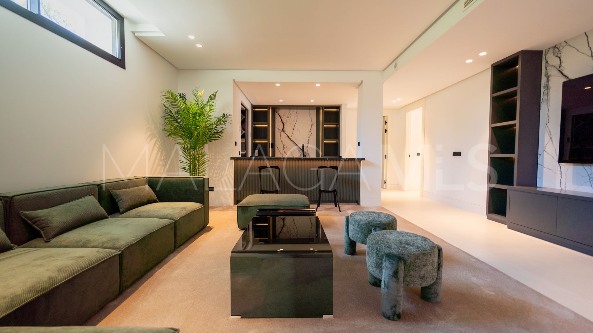 Villa for sale in Nueva Andalucia