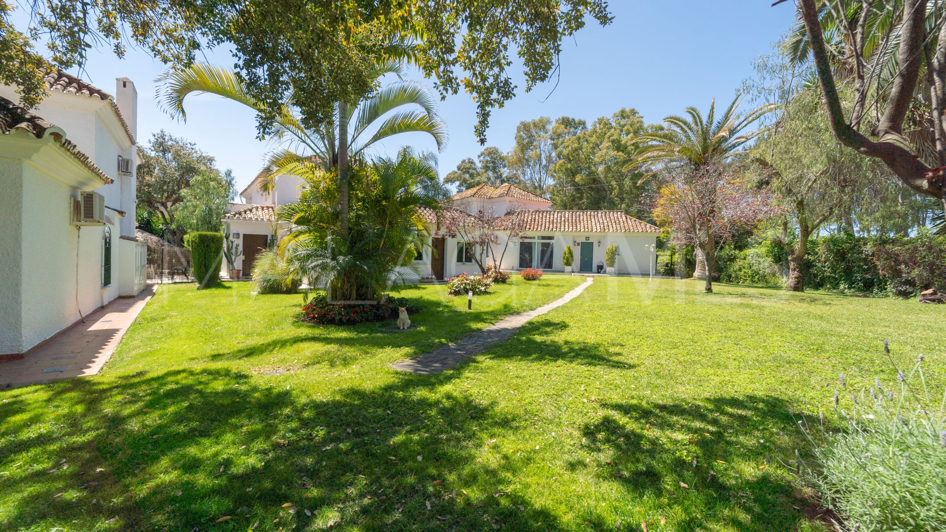 Villa for sale de 3 bedrooms in Calahonda
