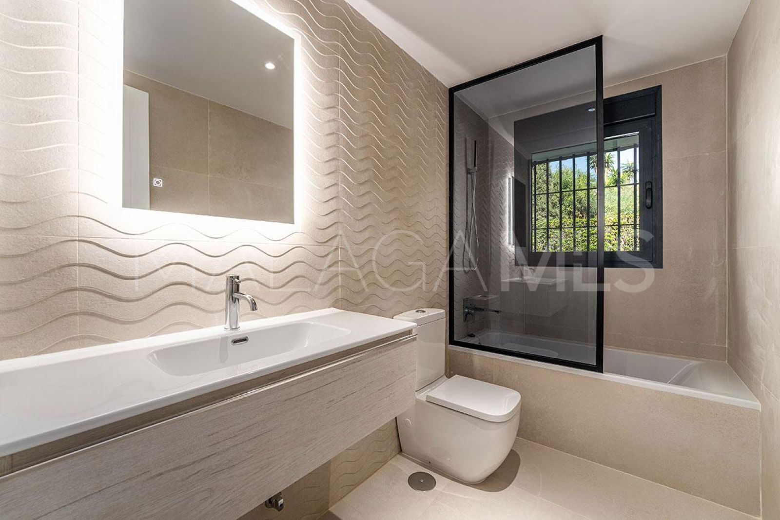 Villa for sale in El Chaparral