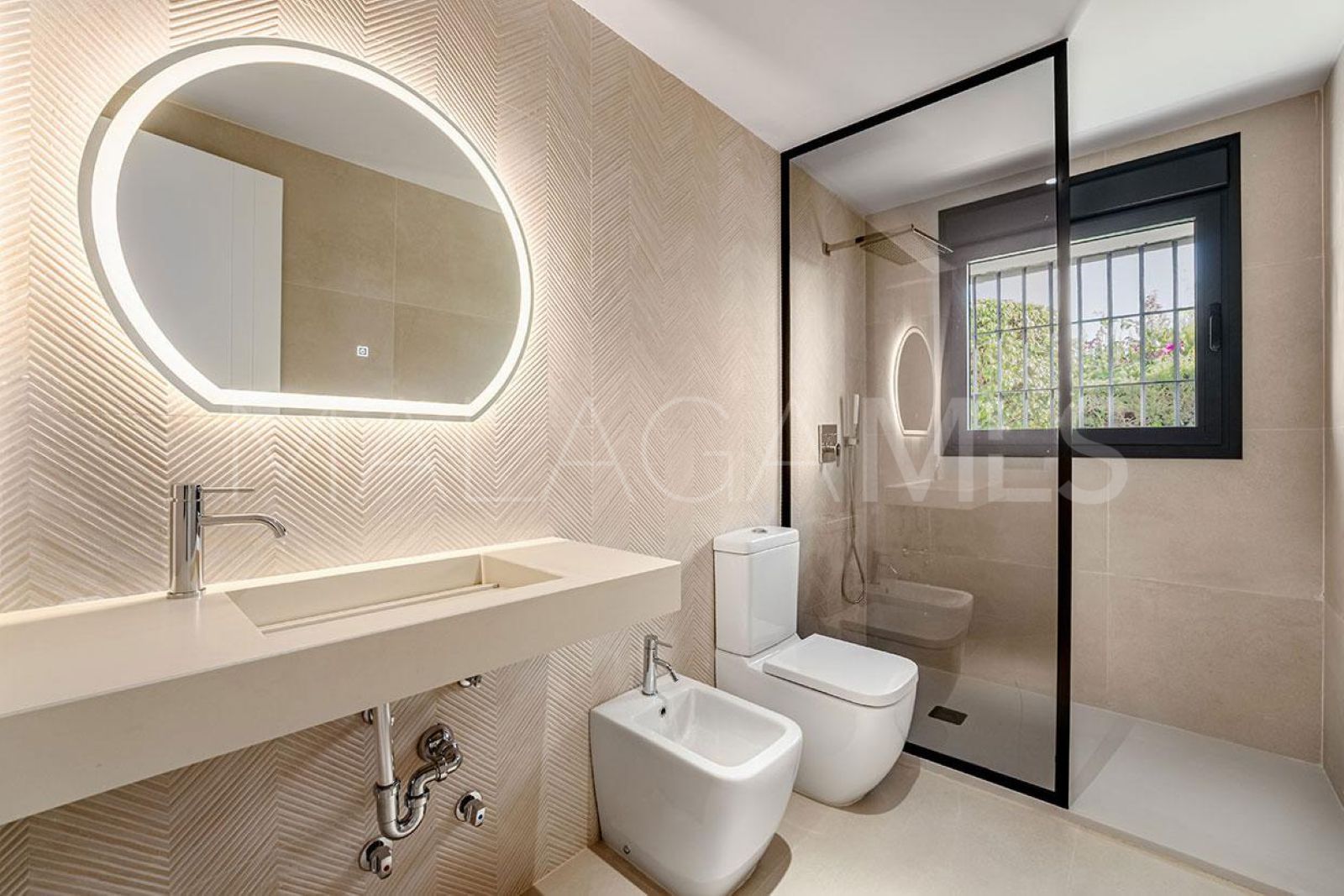 Villa for sale in El Chaparral
