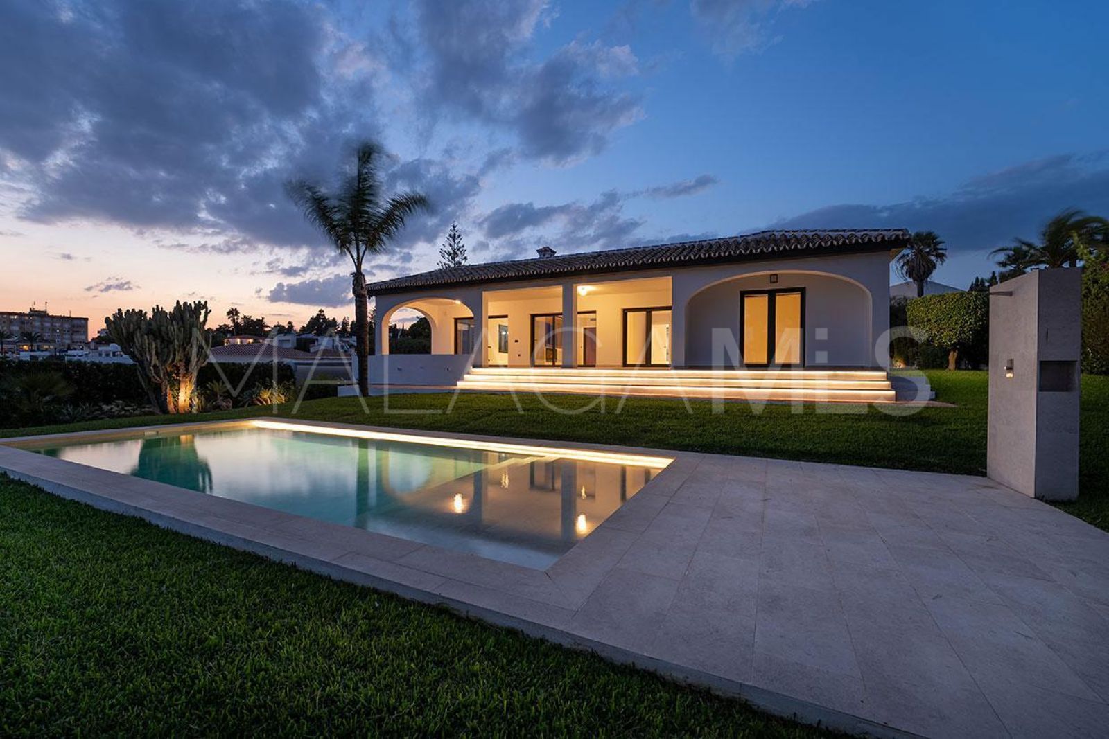 Villa for sale in El Chaparral