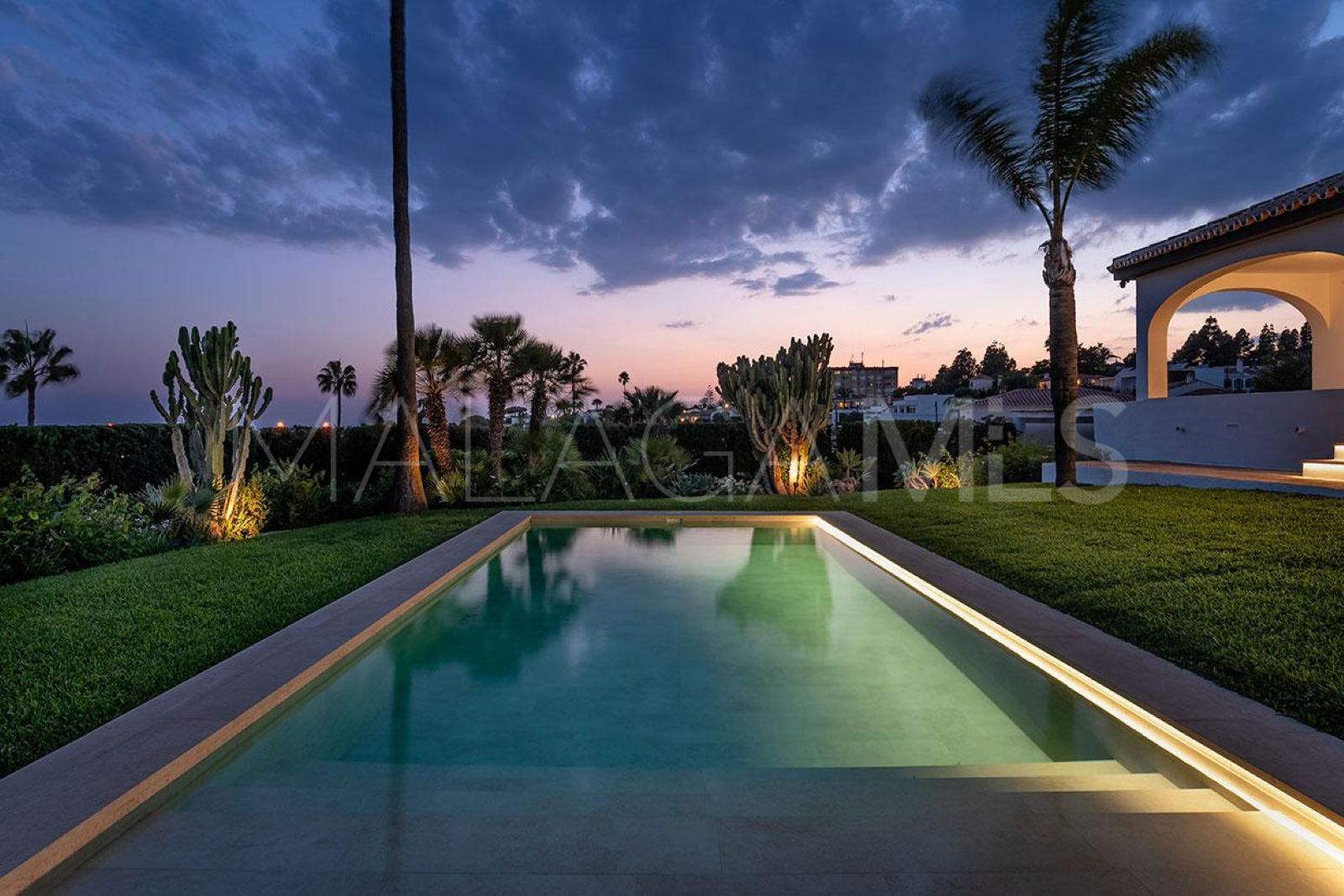Villa for sale in El Chaparral