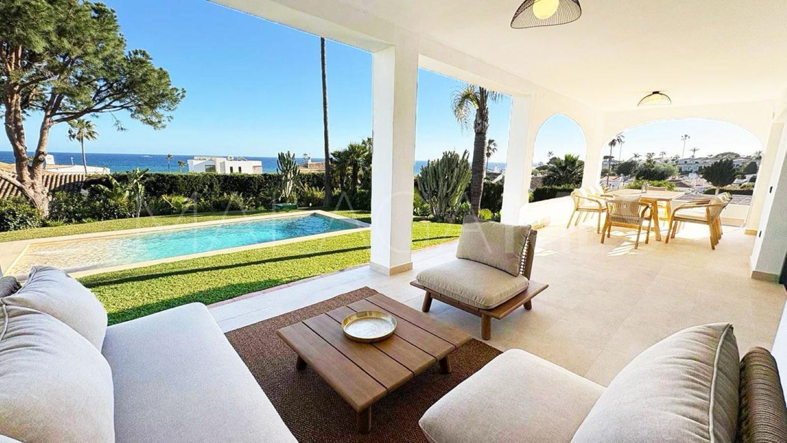 Villa for sale in El Chaparral