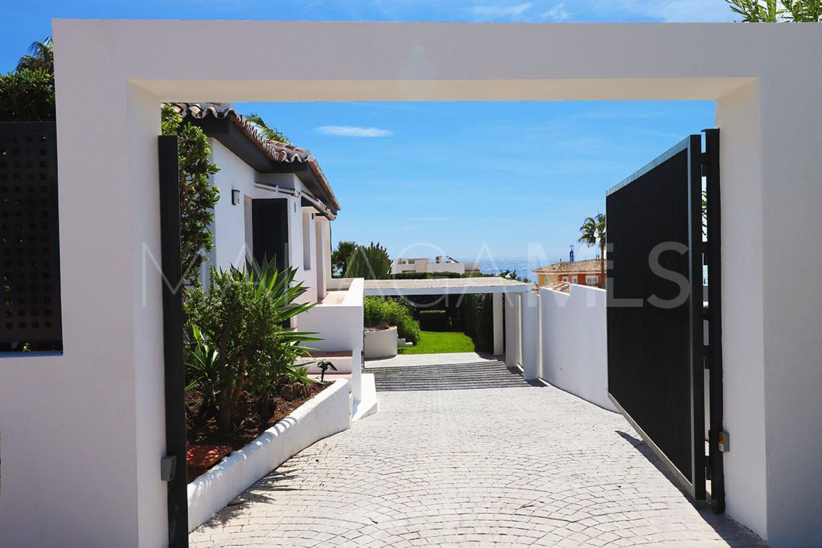 Villa for sale in El Chaparral