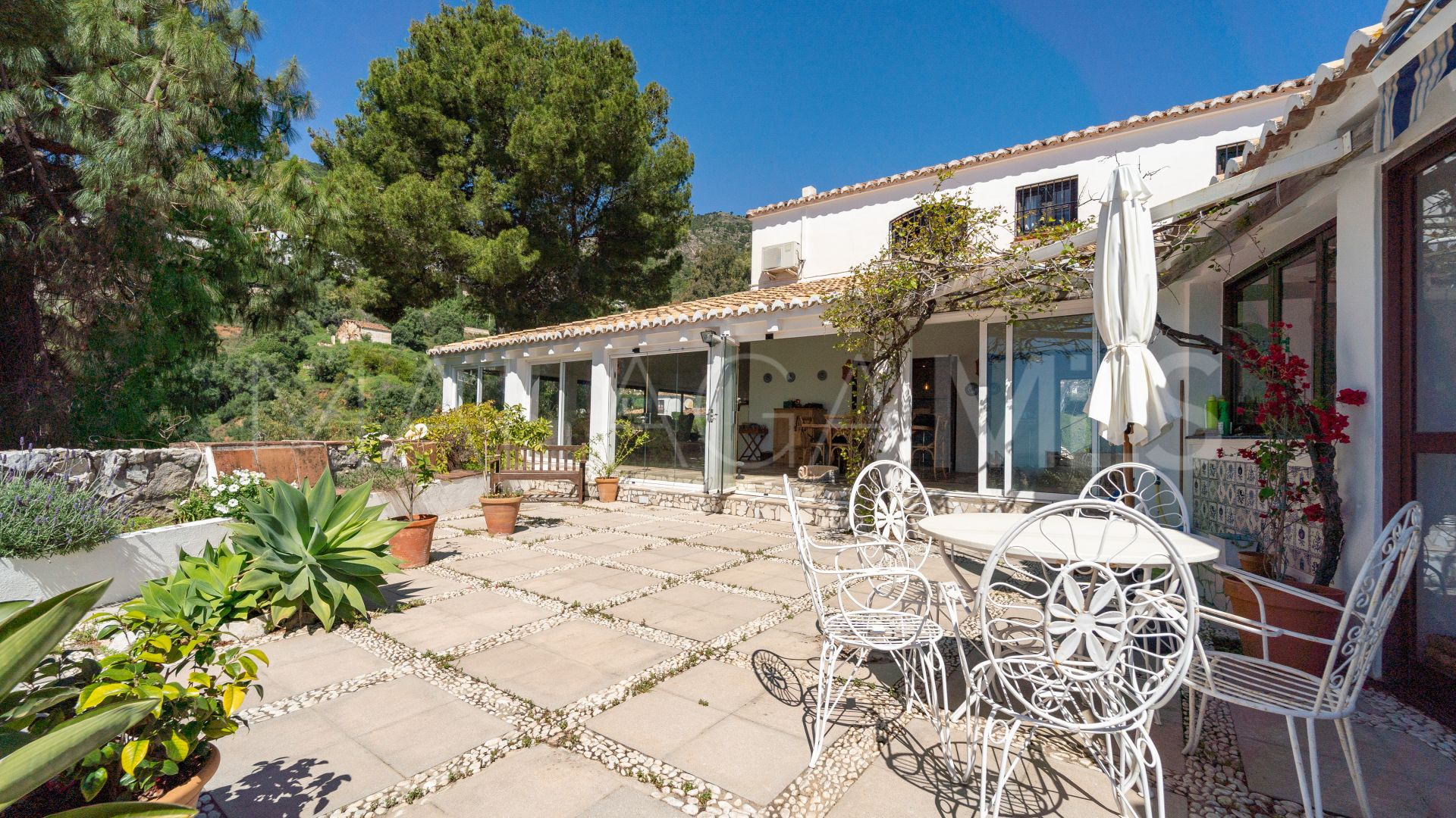 Villa for sale in Mijas