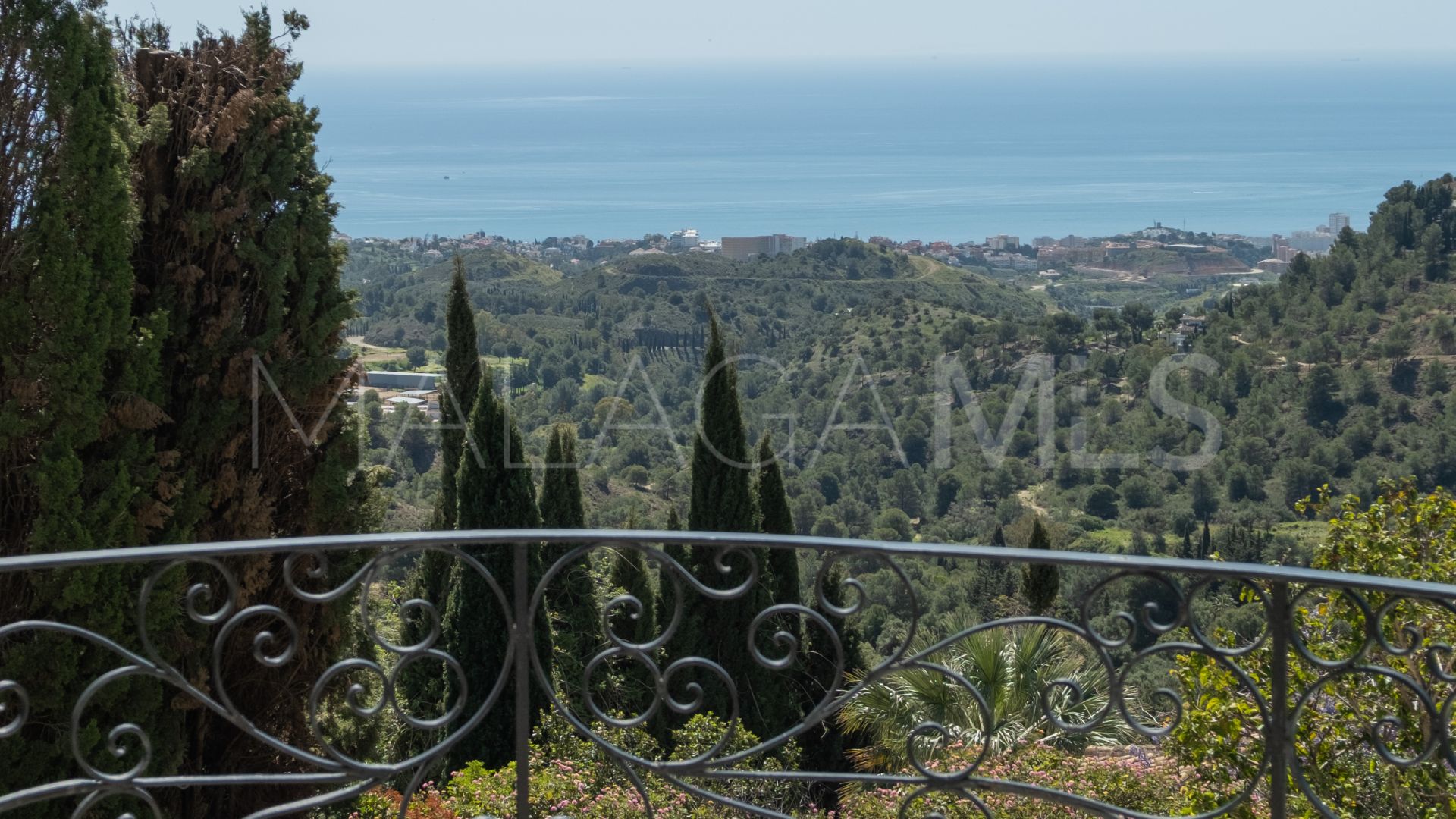 Villa for sale in Mijas