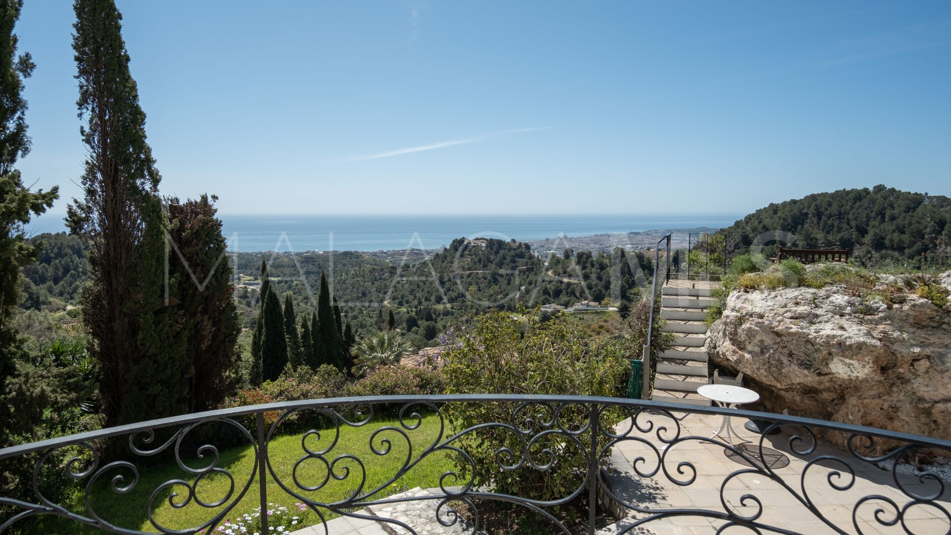 Villa for sale in Mijas