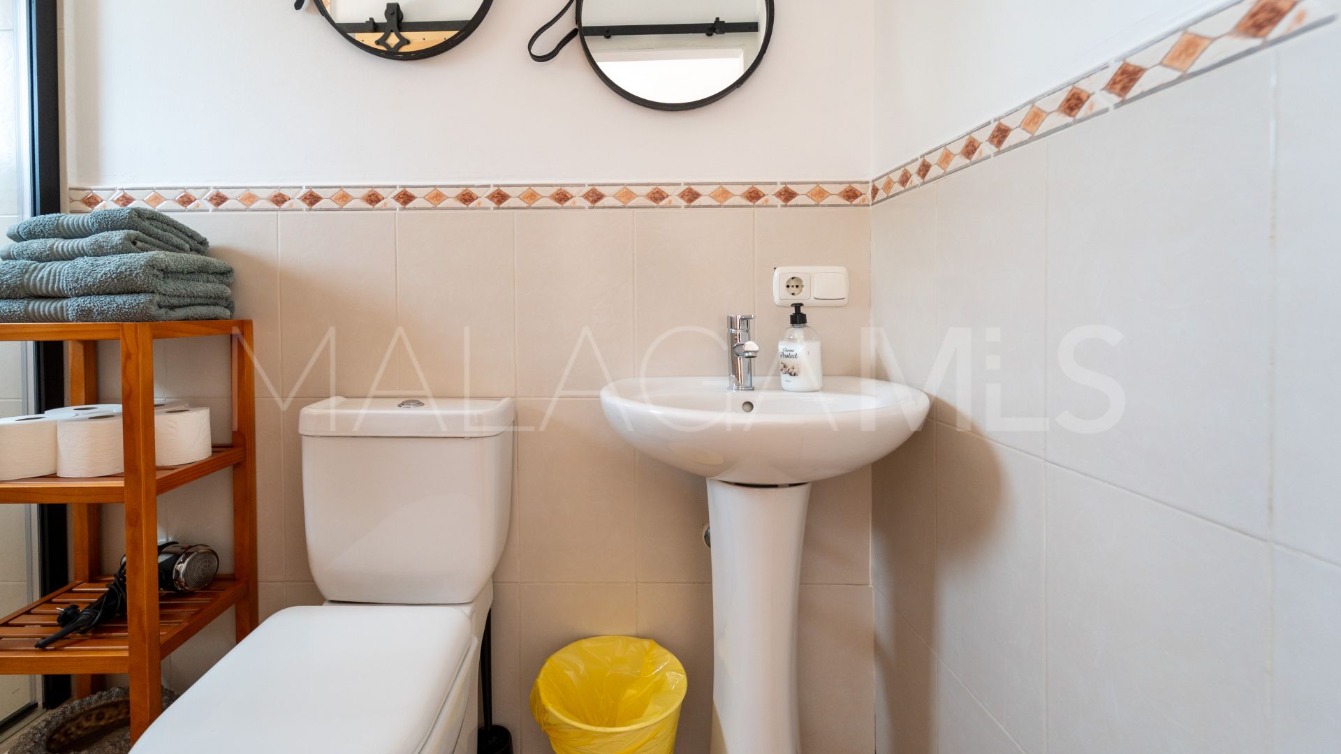 Villa for sale in Nueva Andalucia