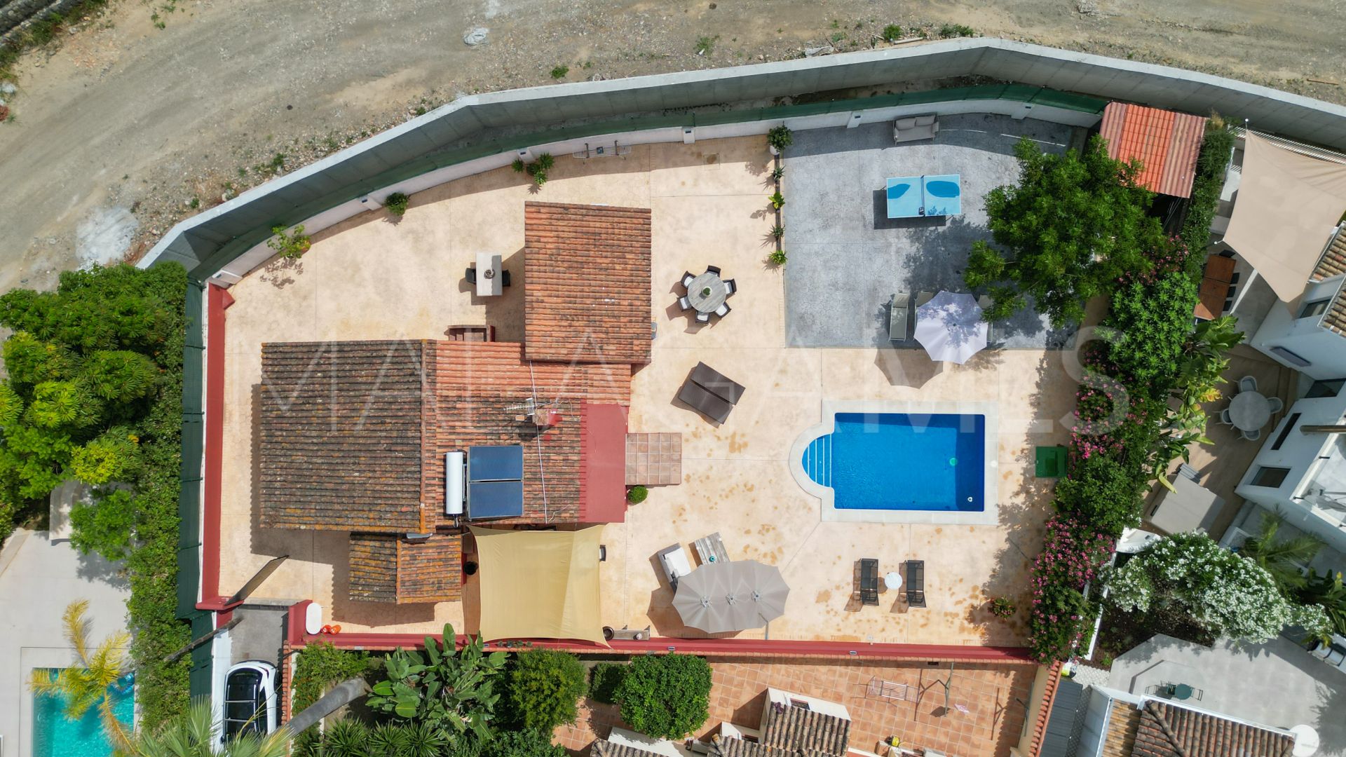 Villa for sale in Nueva Andalucia