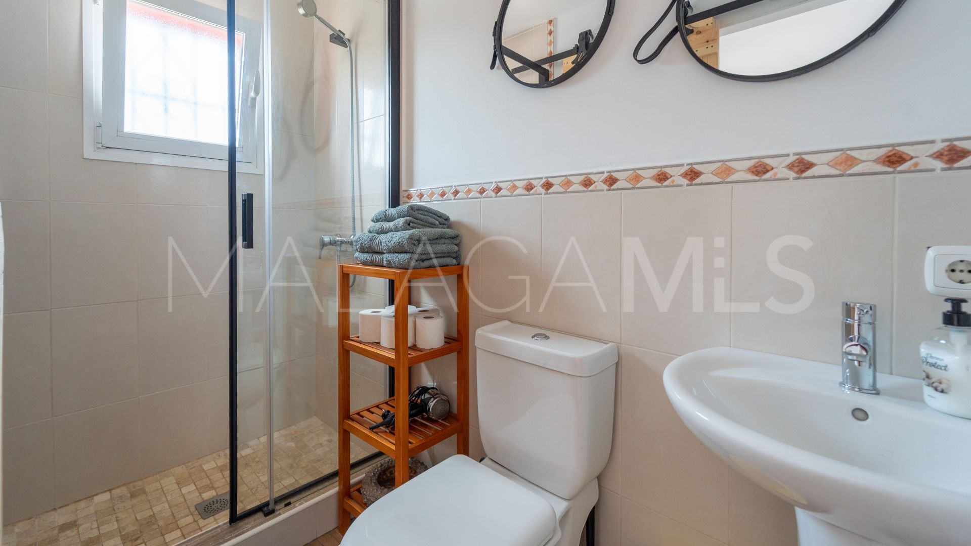 Villa for sale in Nueva Andalucia