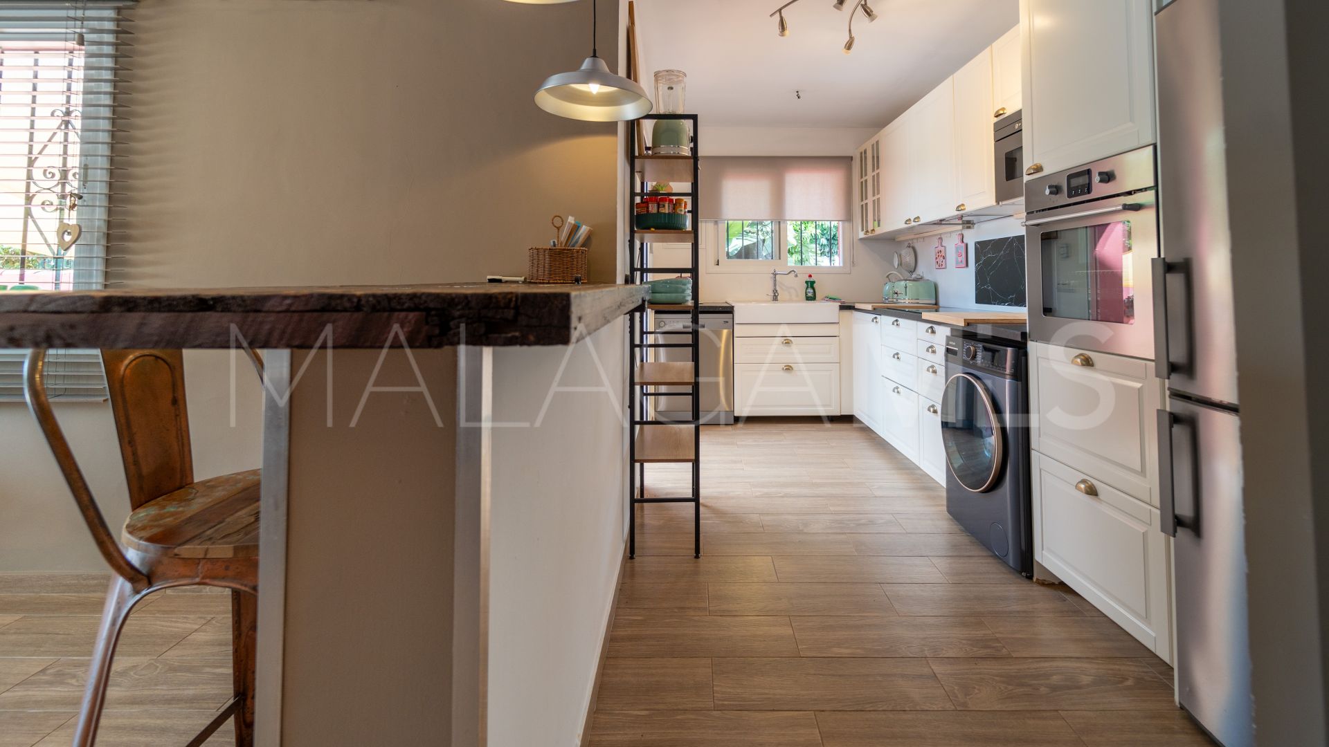 Villa for sale in Nueva Andalucia