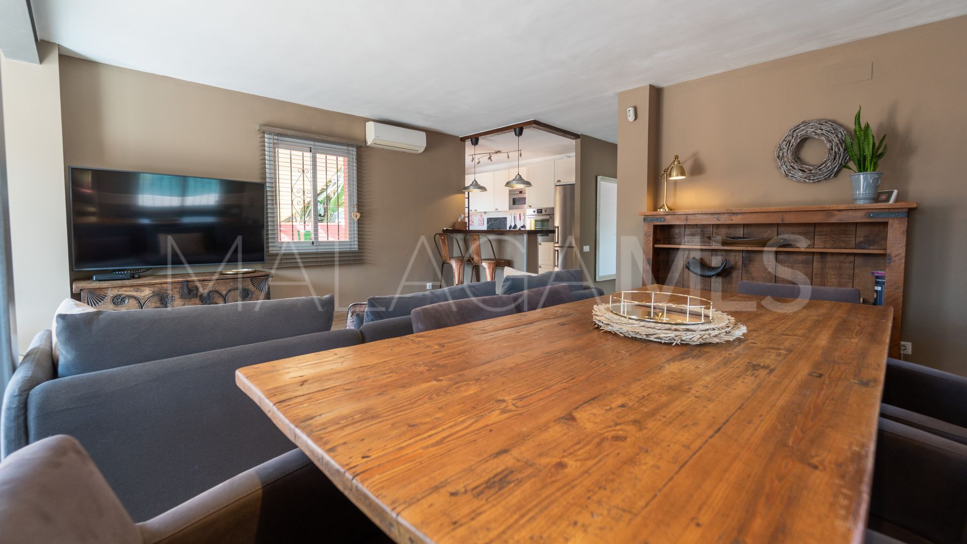 Villa for sale in Nueva Andalucia