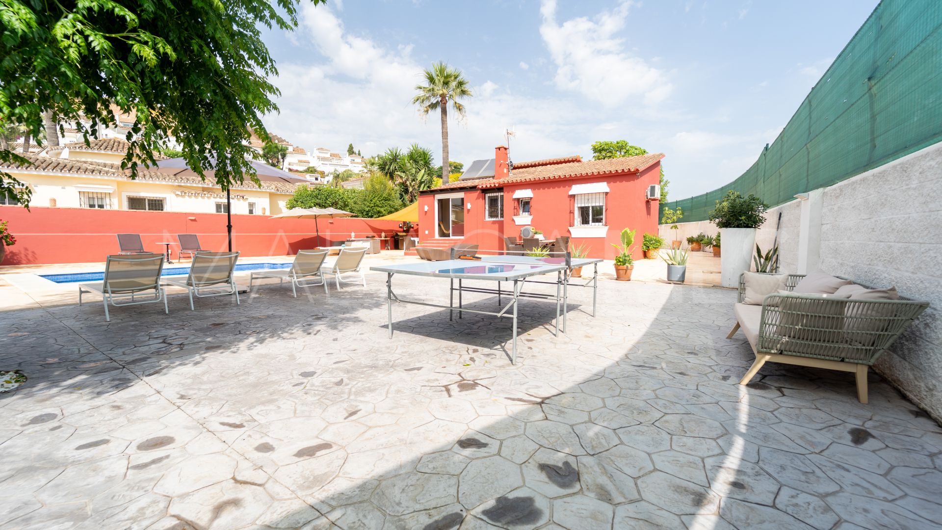 Villa for sale in Nueva Andalucia