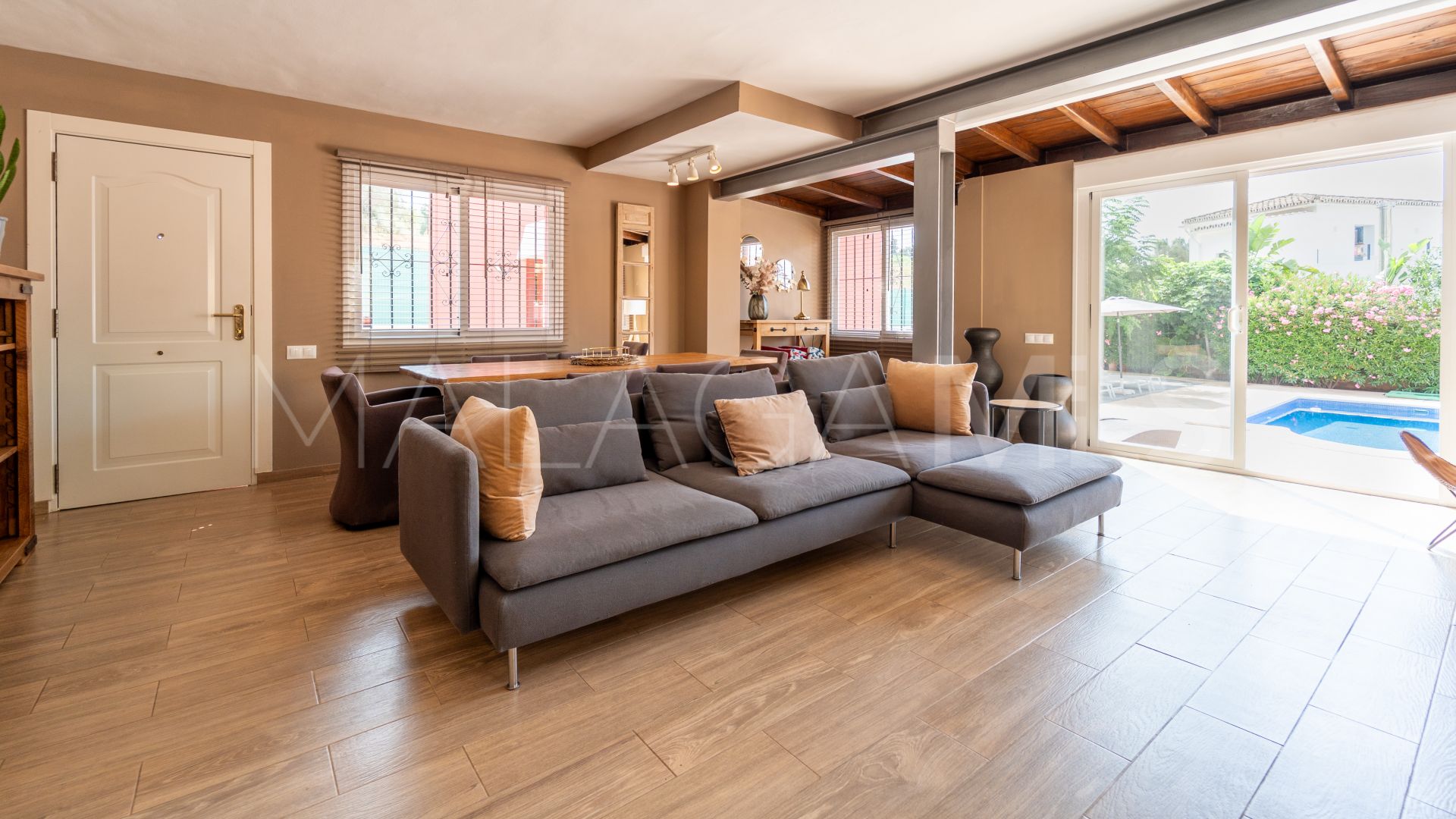 Villa for sale in Nueva Andalucia