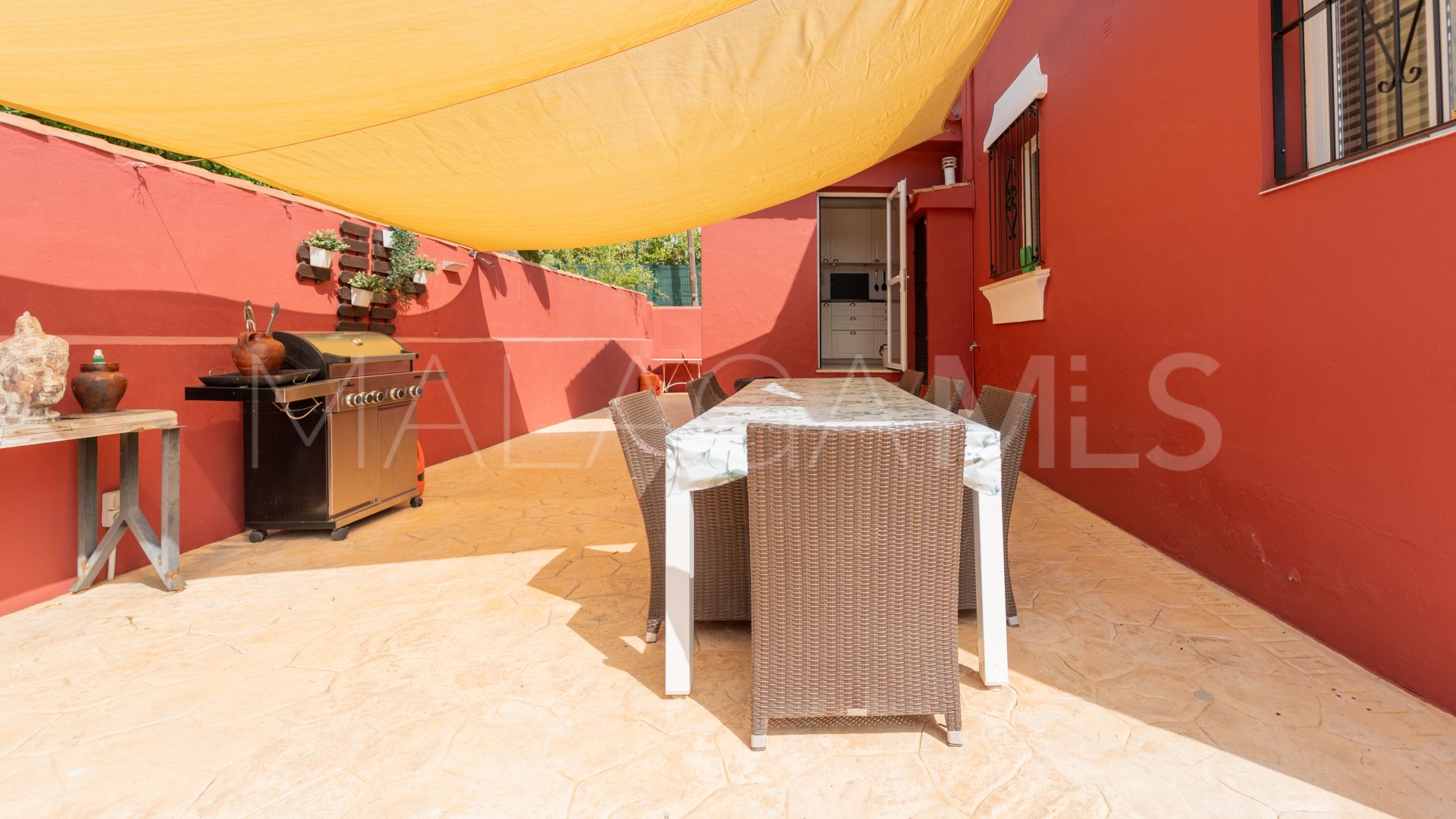 Villa for sale in Nueva Andalucia
