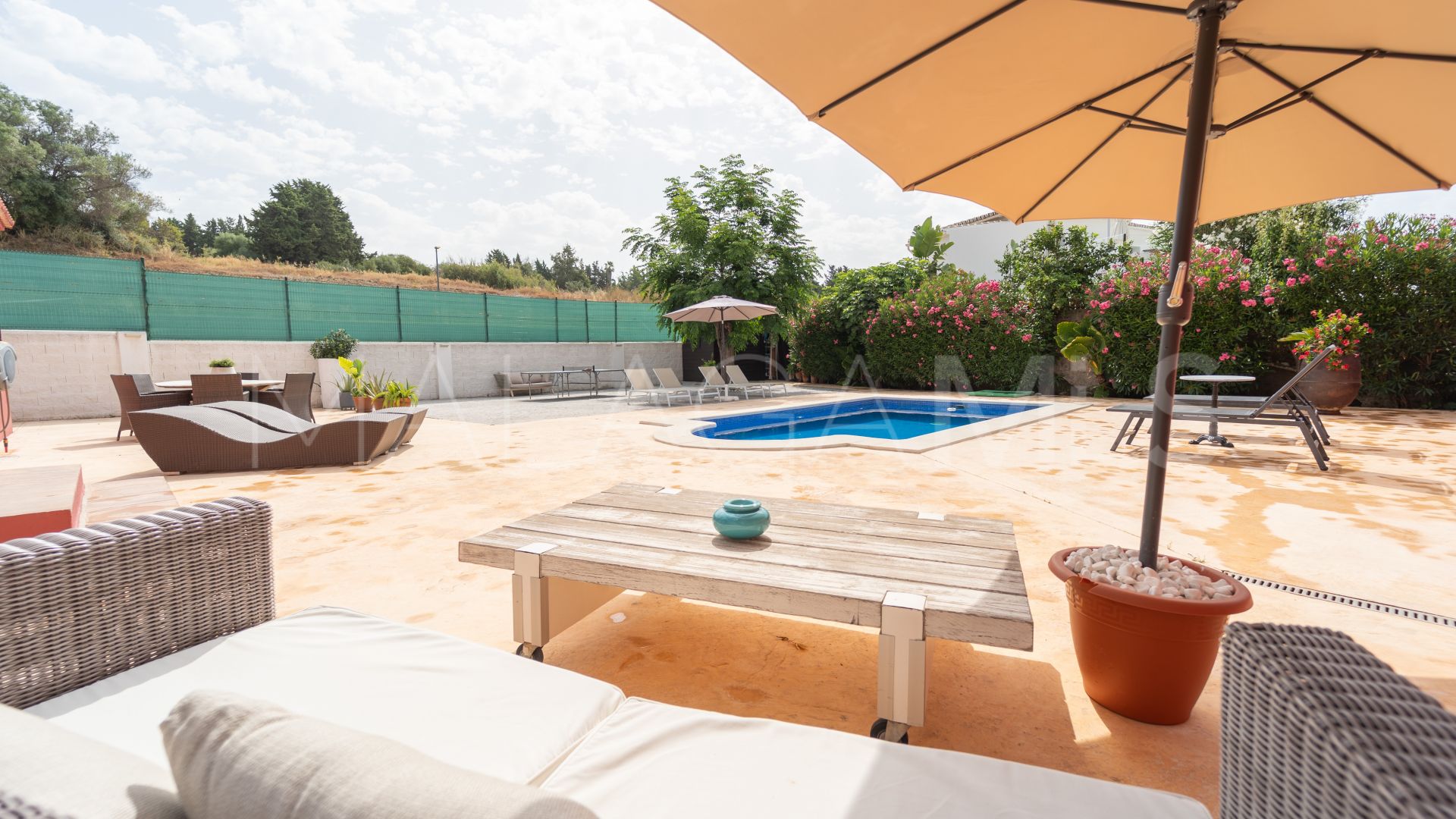 Villa for sale in Nueva Andalucia