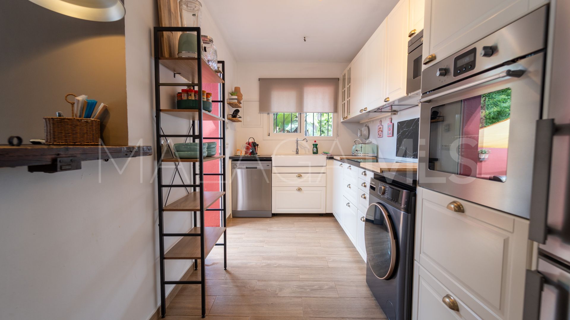 Villa for sale in Nueva Andalucia