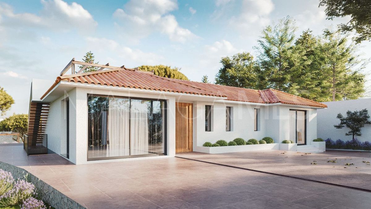 For sale villa with 4 bedrooms in Elviria