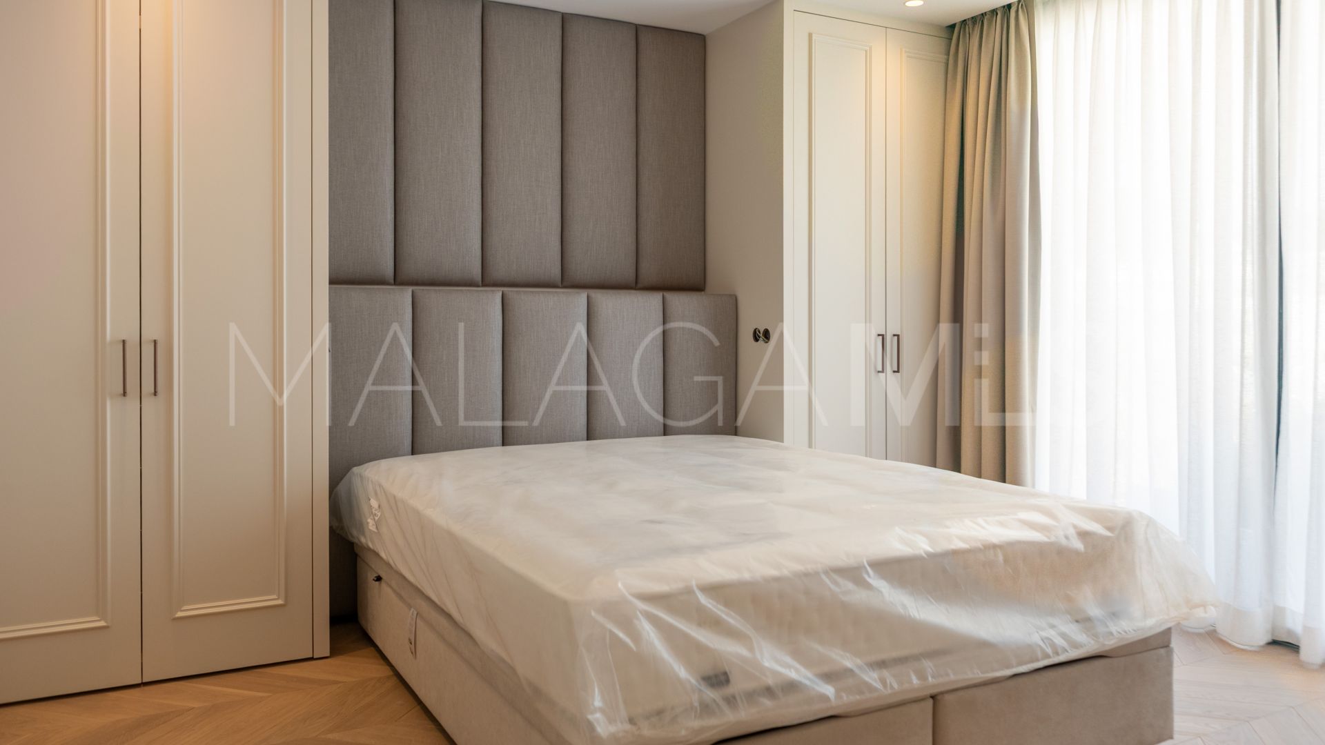 For sale villa with 4 bedrooms in Elviria