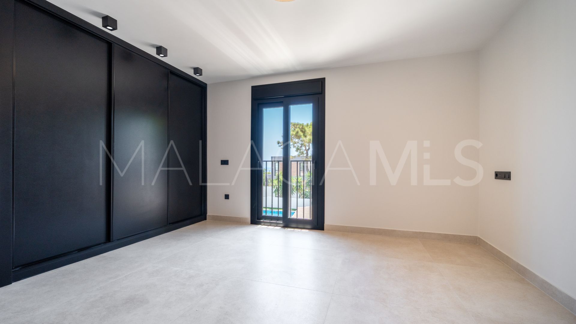 Villa for sale in Cala de Mijas