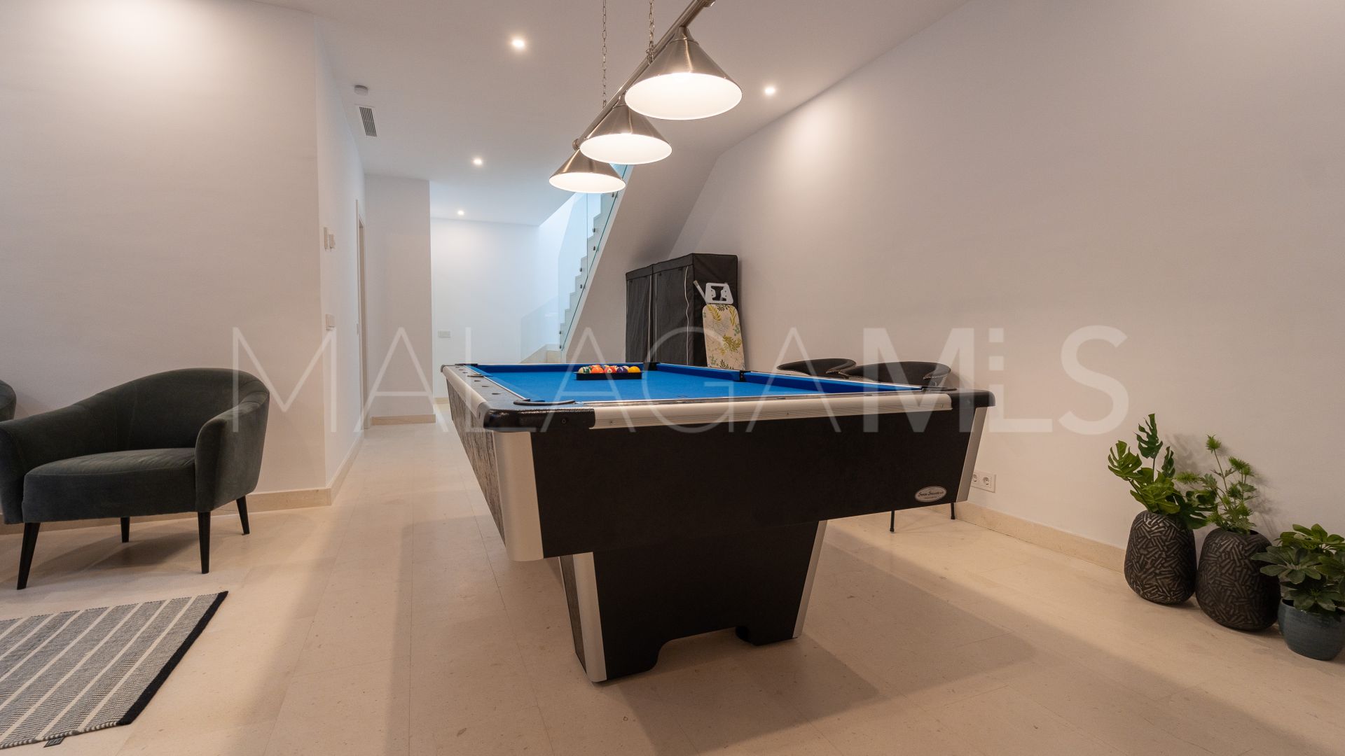 5 bedrooms semi detached villa for sale in Cabopino